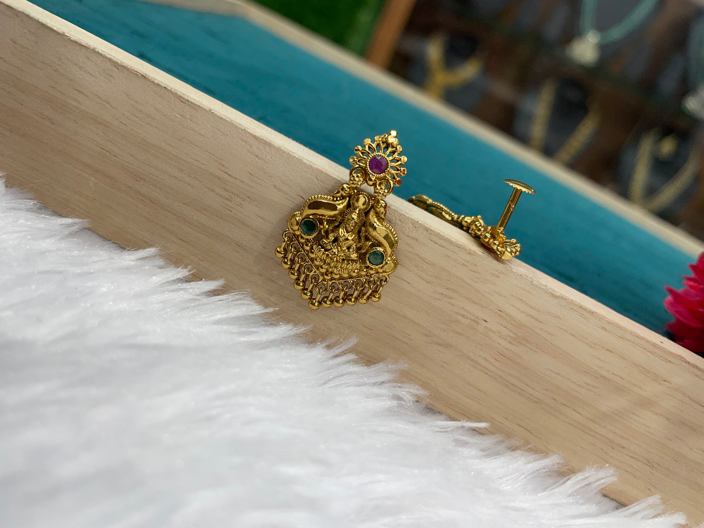 Gold replica earrings-SHER301