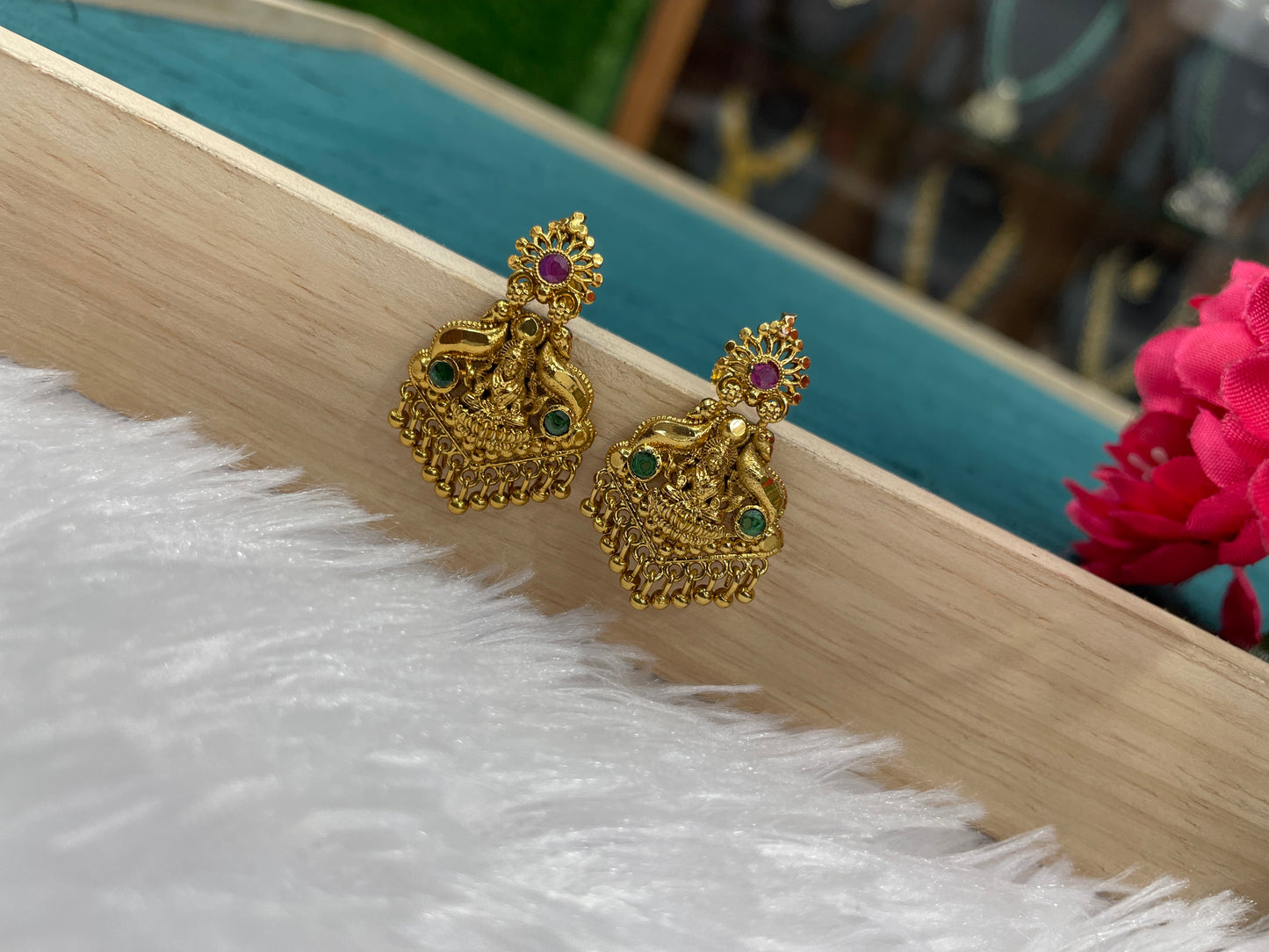 Gold replica earrings-SHER301