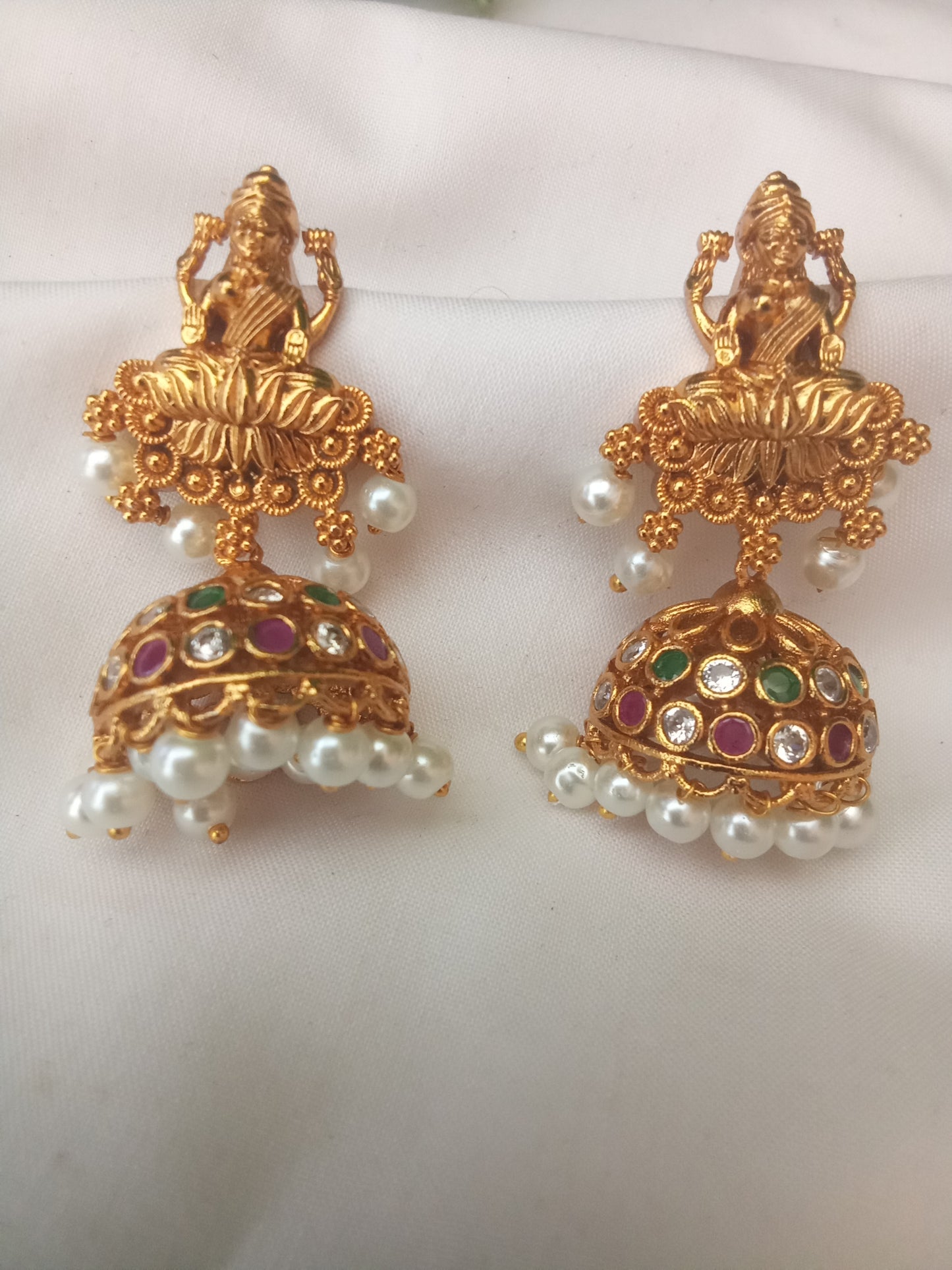 EARING-SHER69