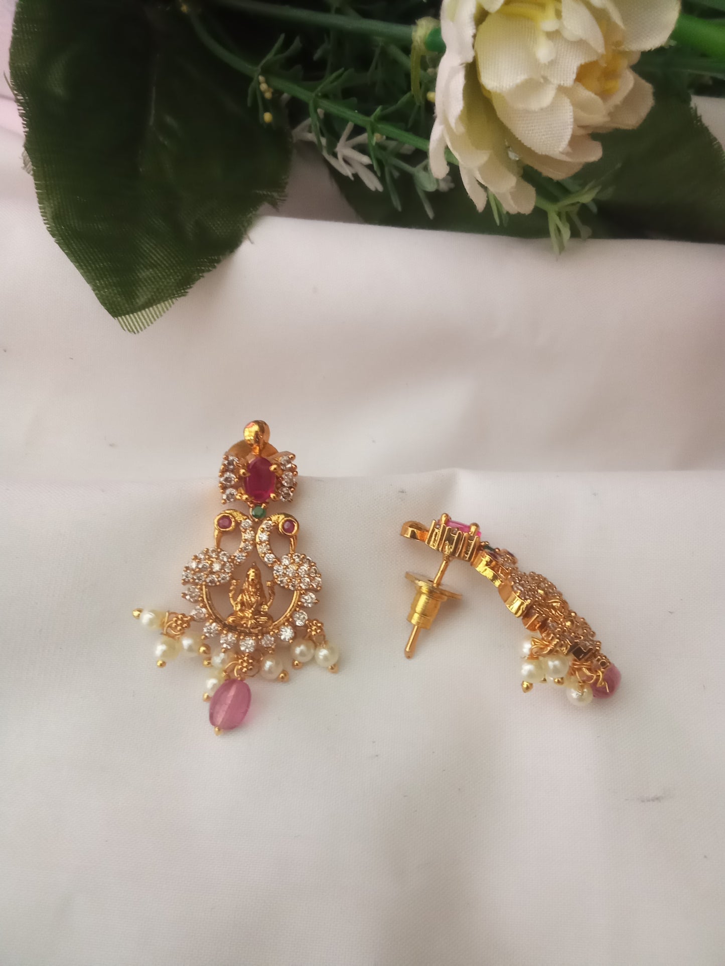 EARING-SHER272