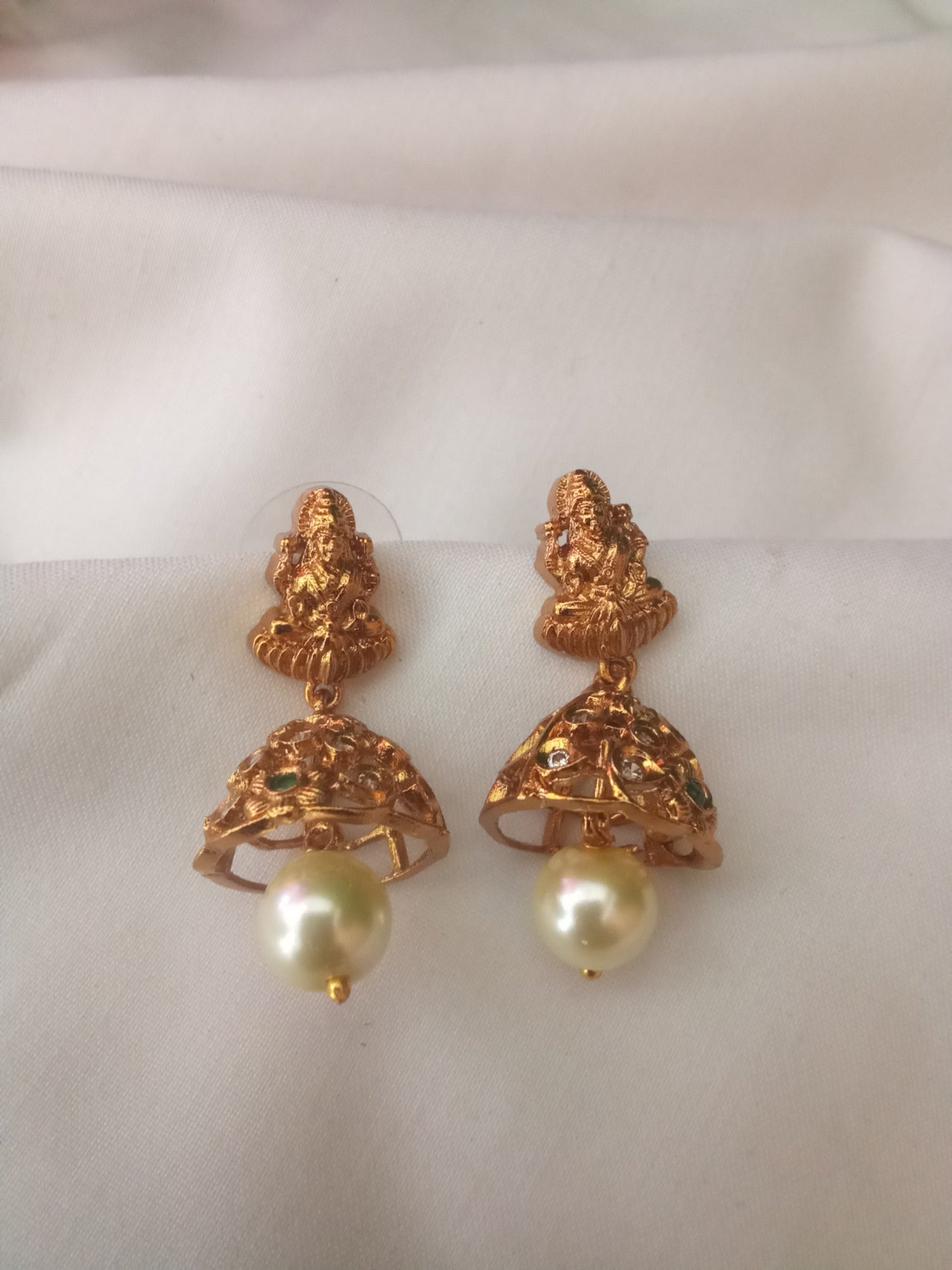 EARING-SHER215