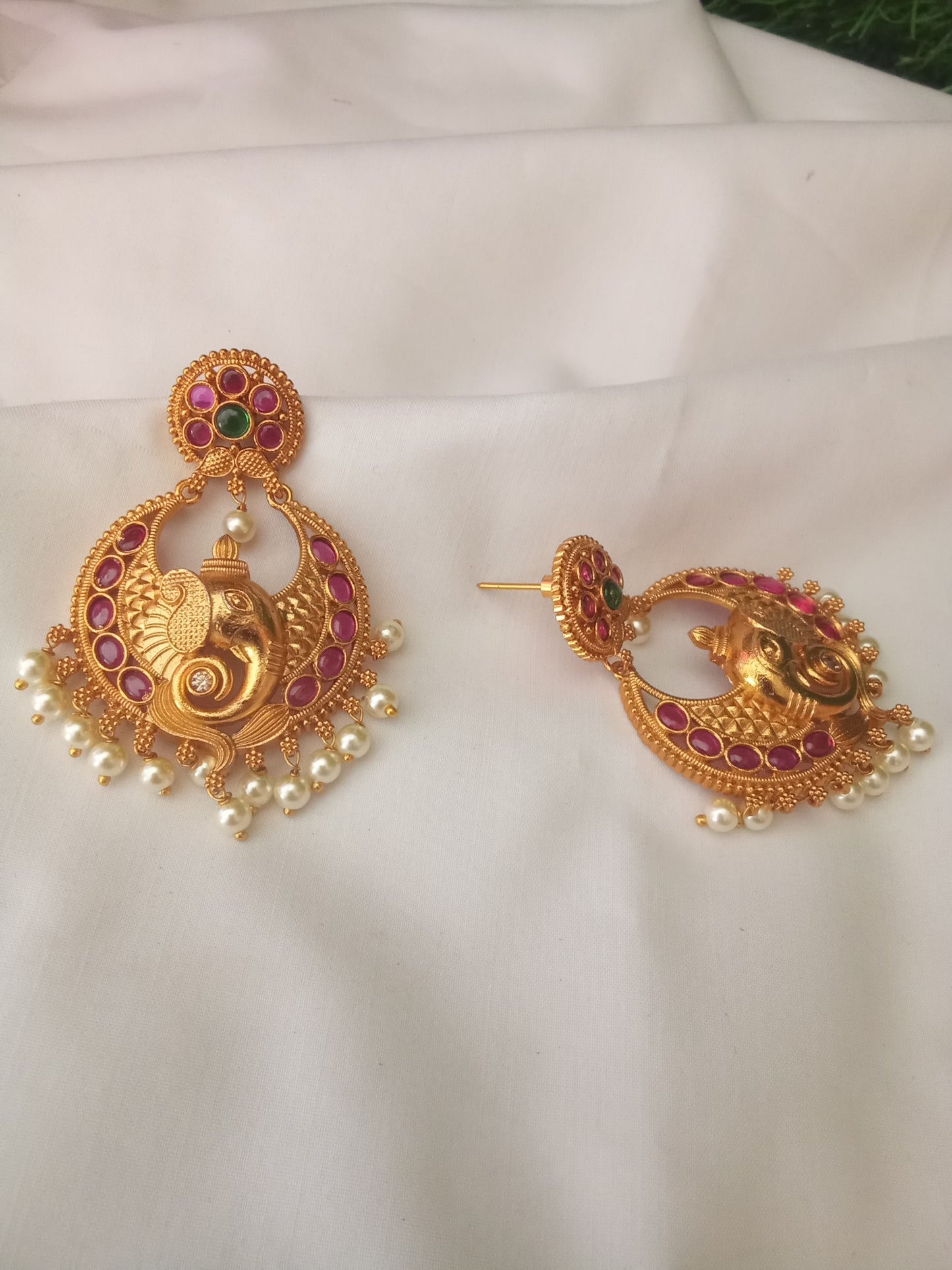 EARING-SHER155