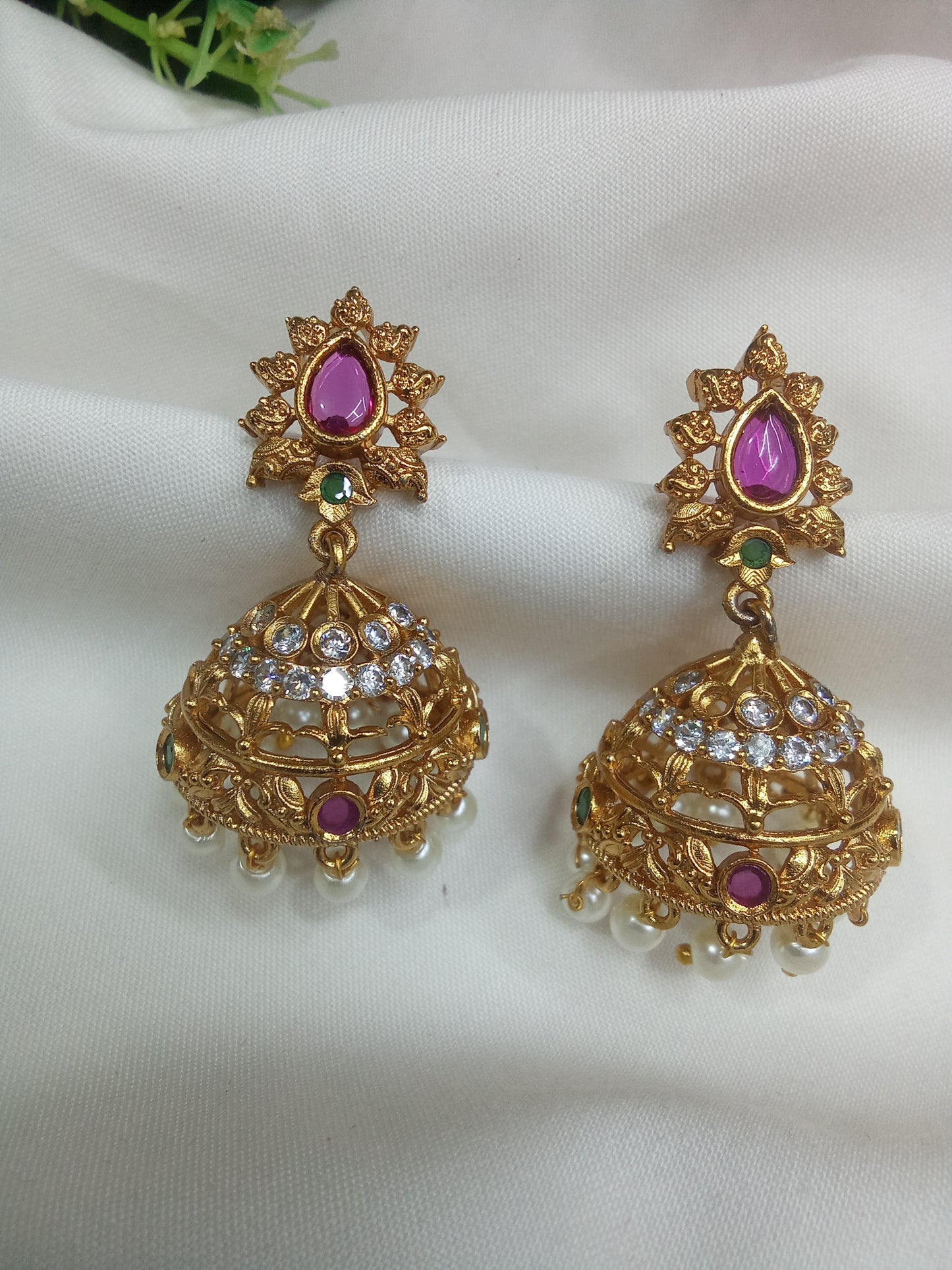 EARING-SHER06