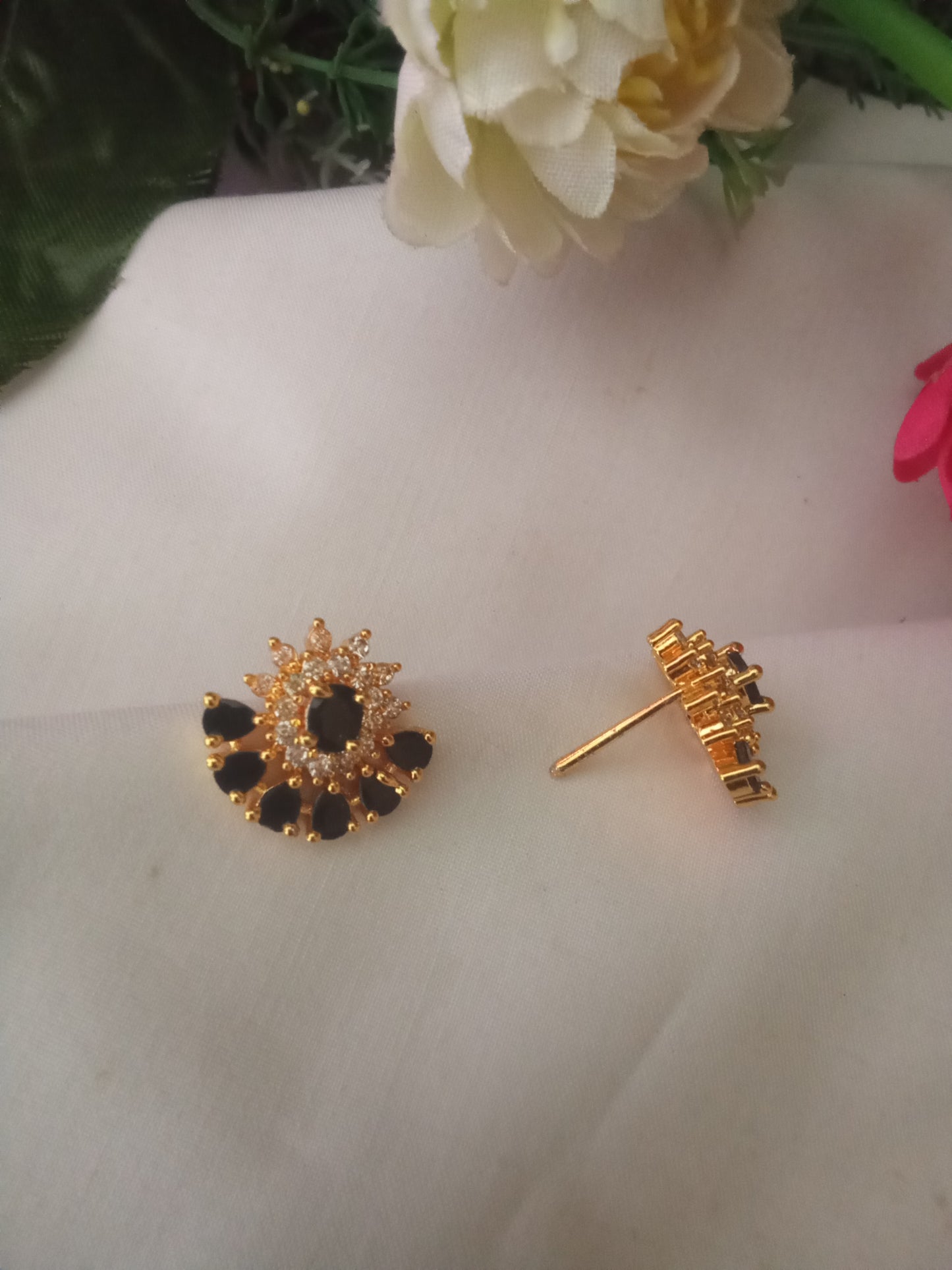 EARING-SHST84