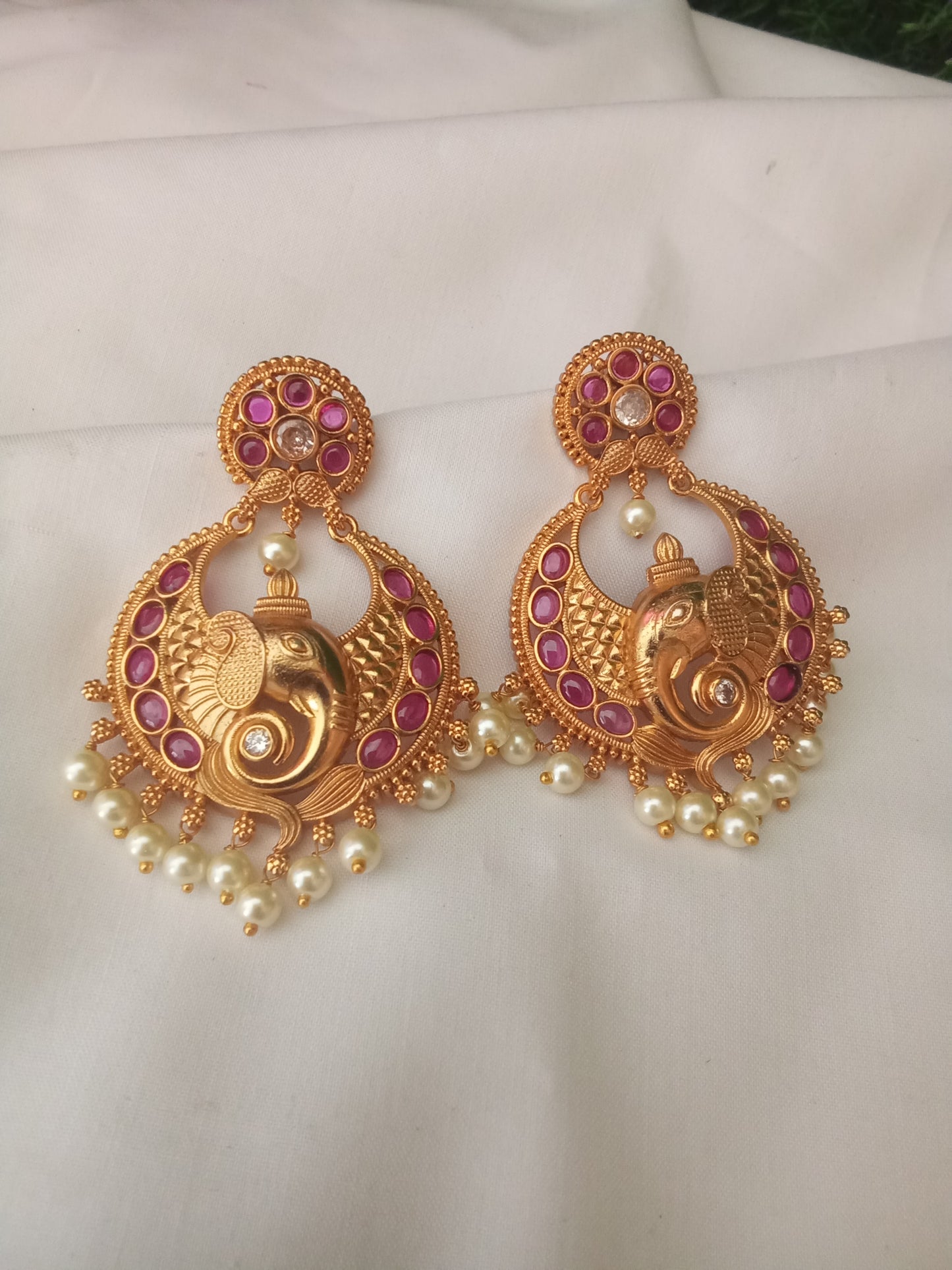 EARING-SHER154