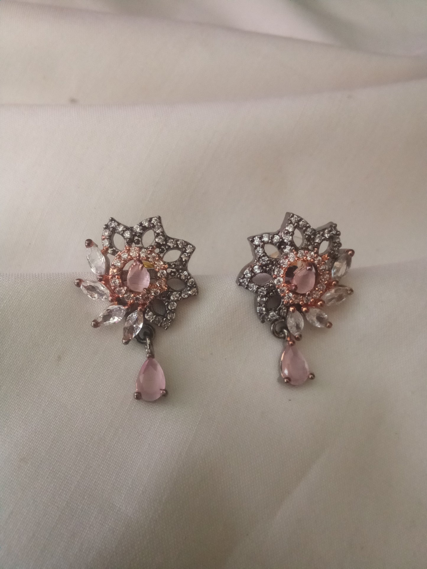 EARING-SHST112