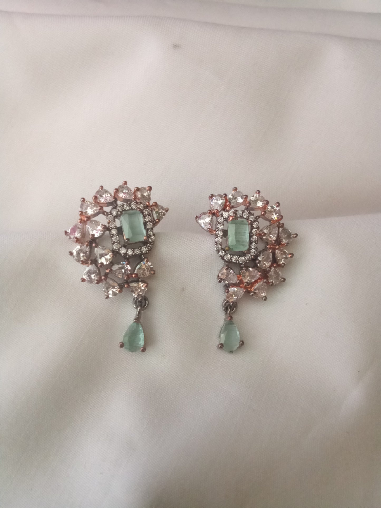 EARING-SHST105