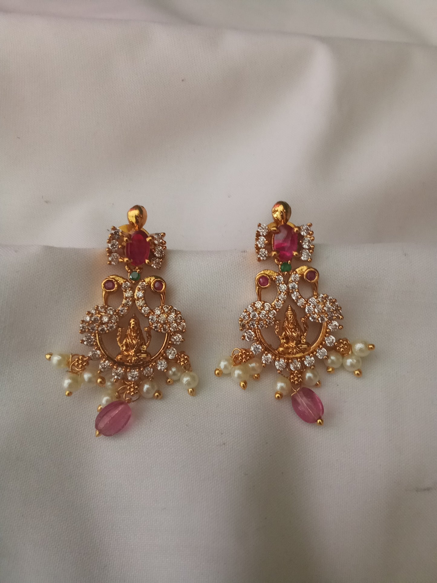 EARING-SHER272