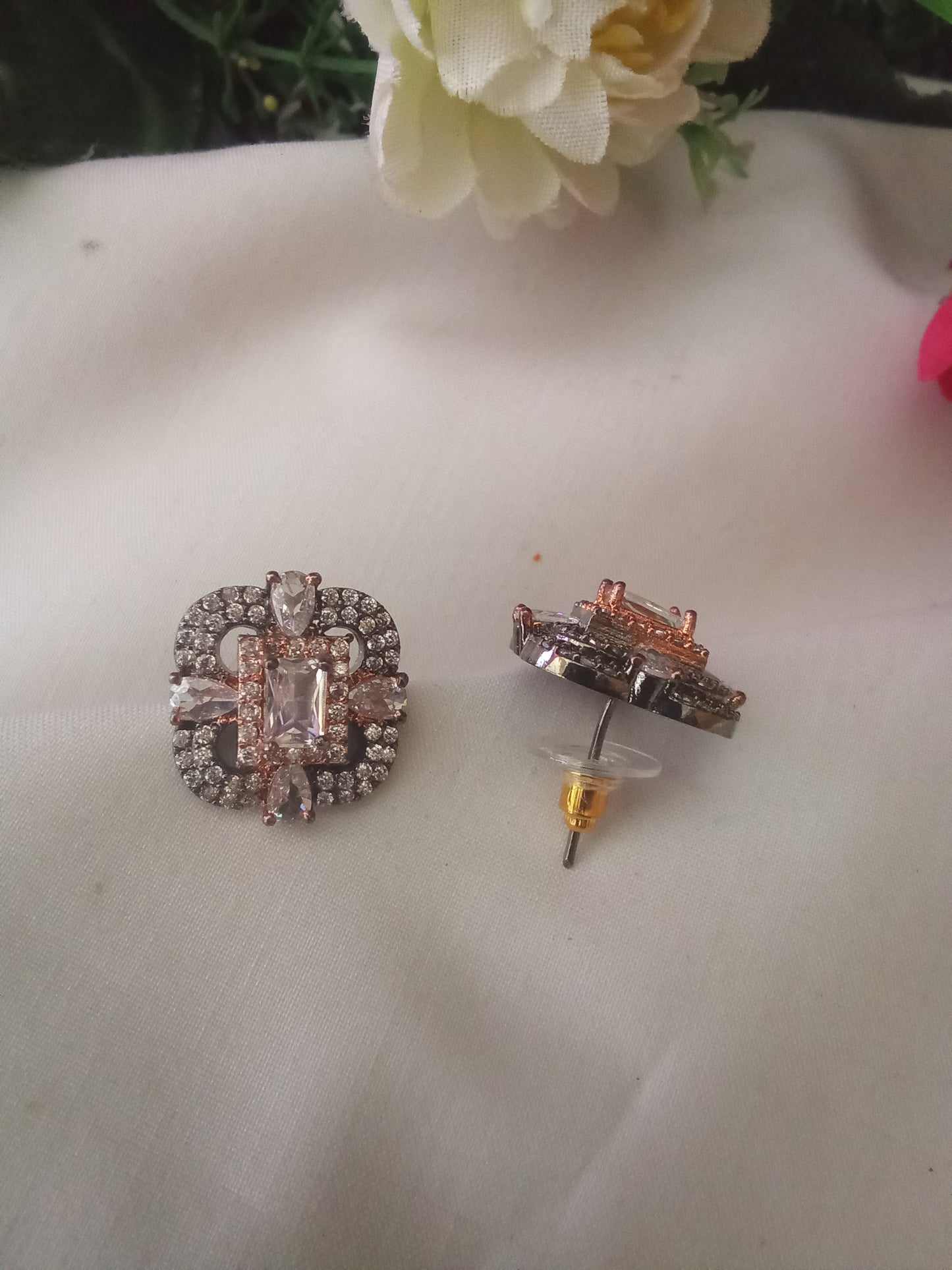 EARING-SHST109