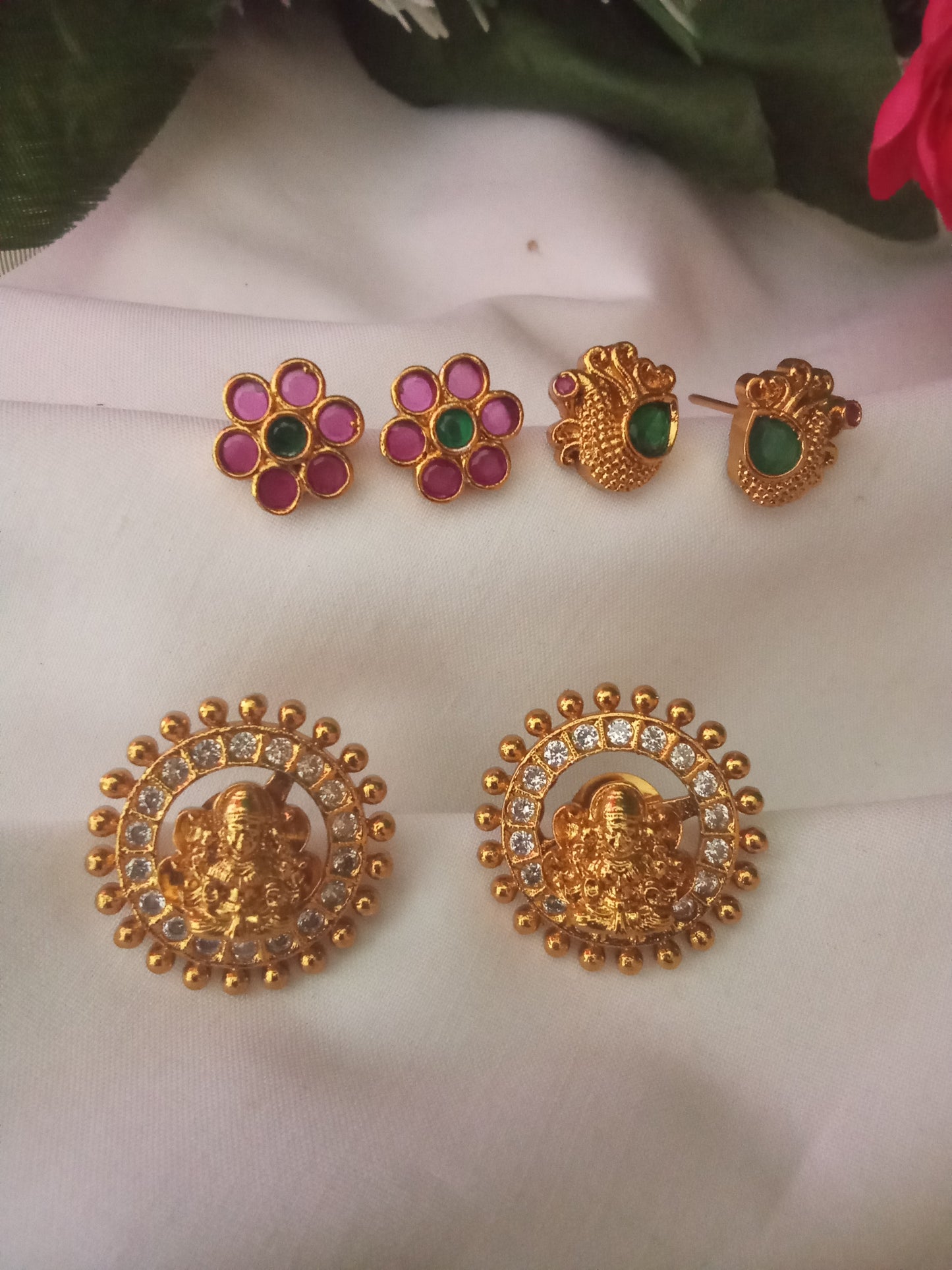 EARING-SHST121