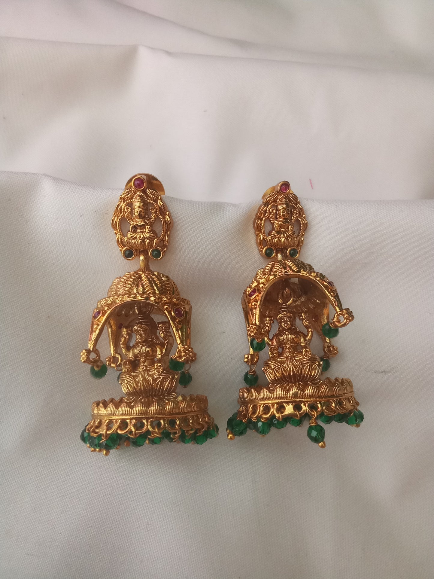 EARING-SHER279