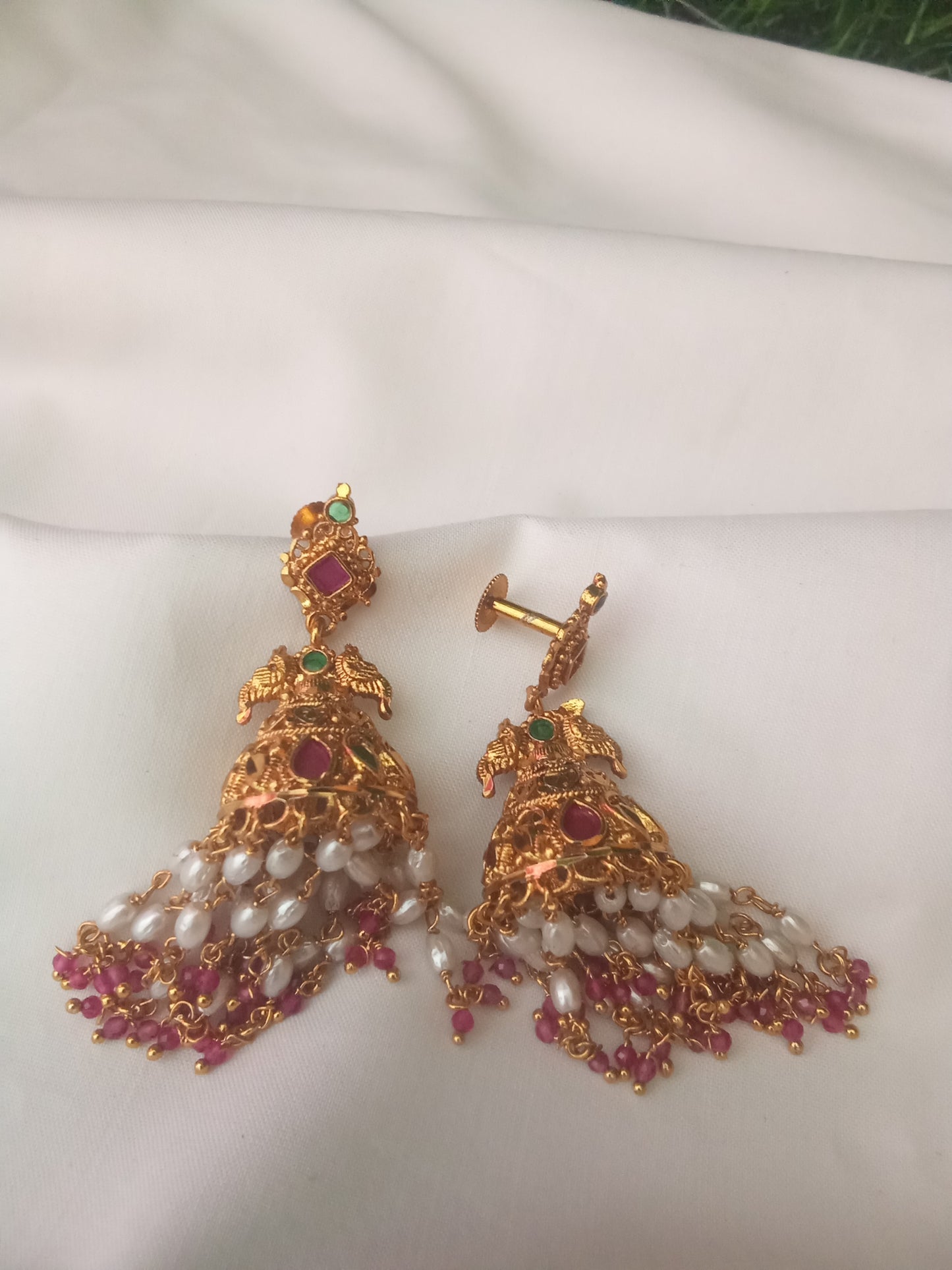 EARING-SHER111