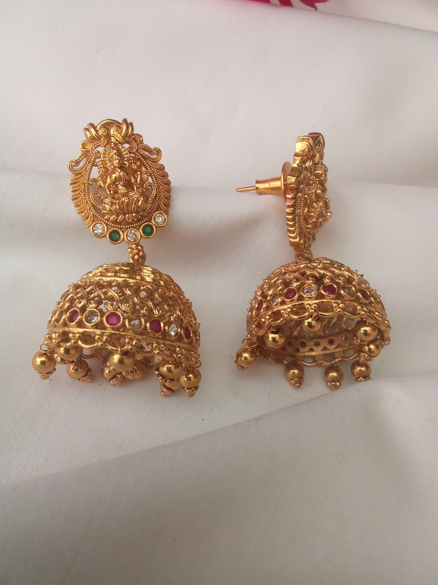 EARING-SHER57