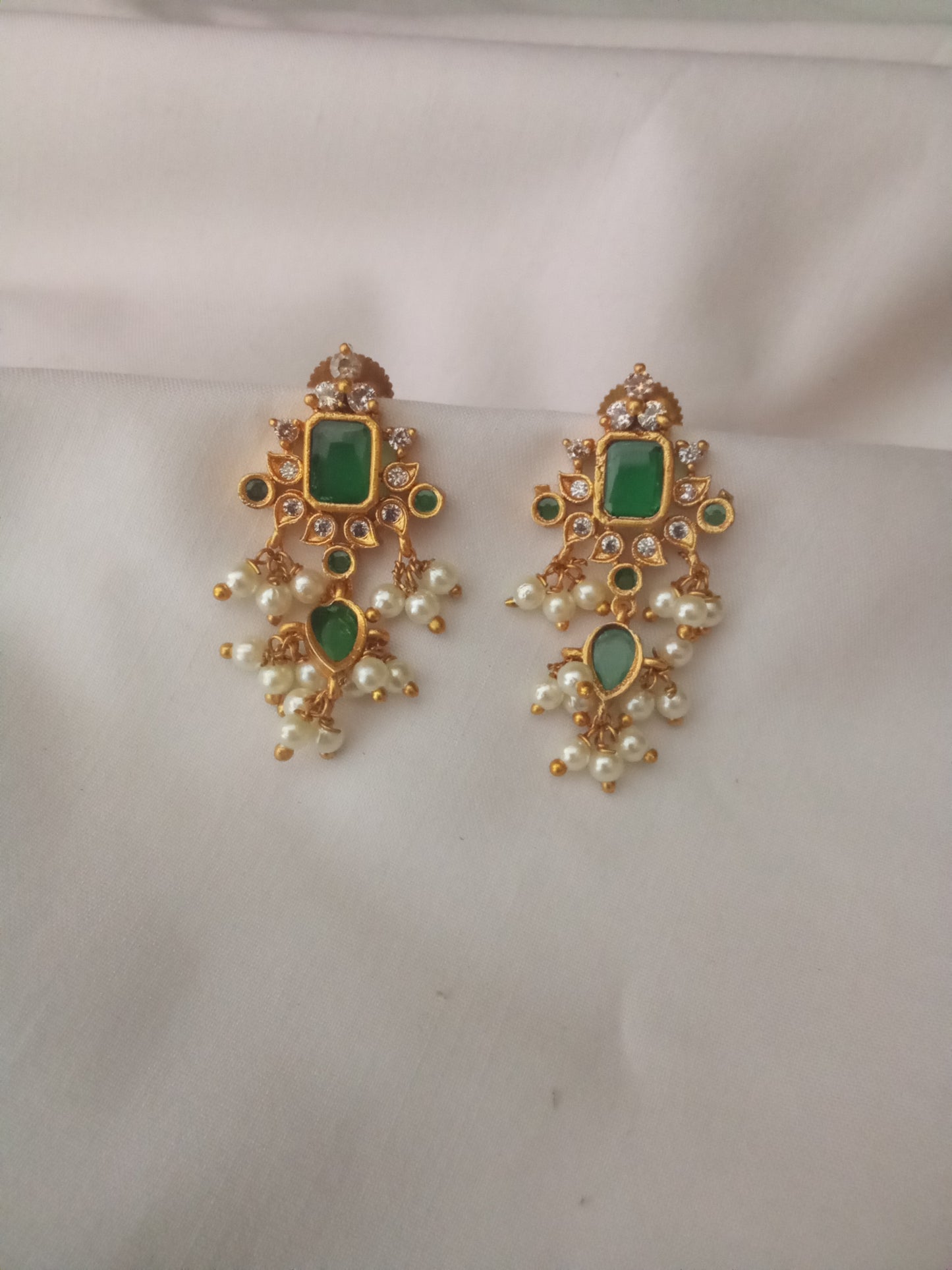 EARING-SHER240