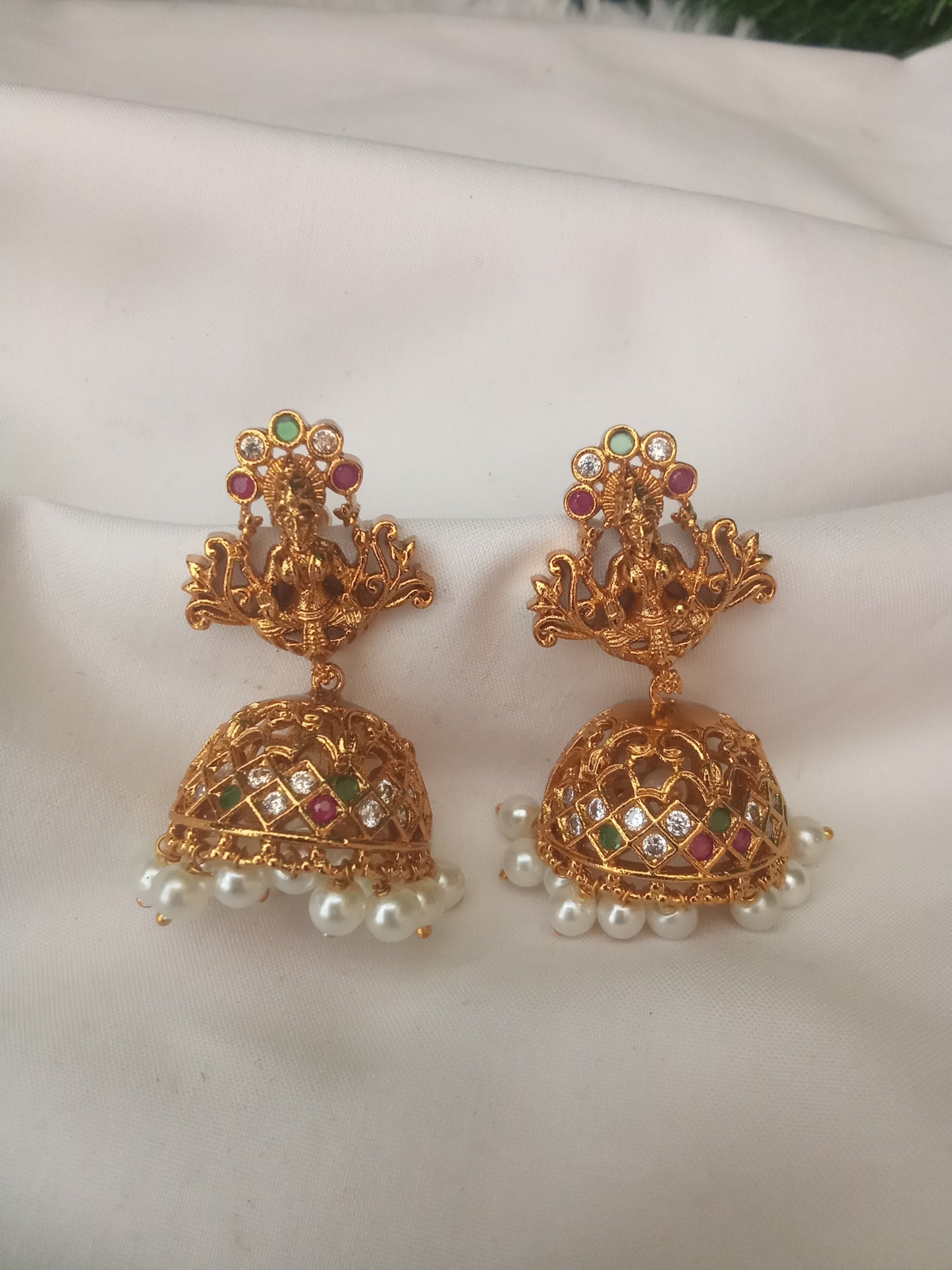 EARING-SHER73