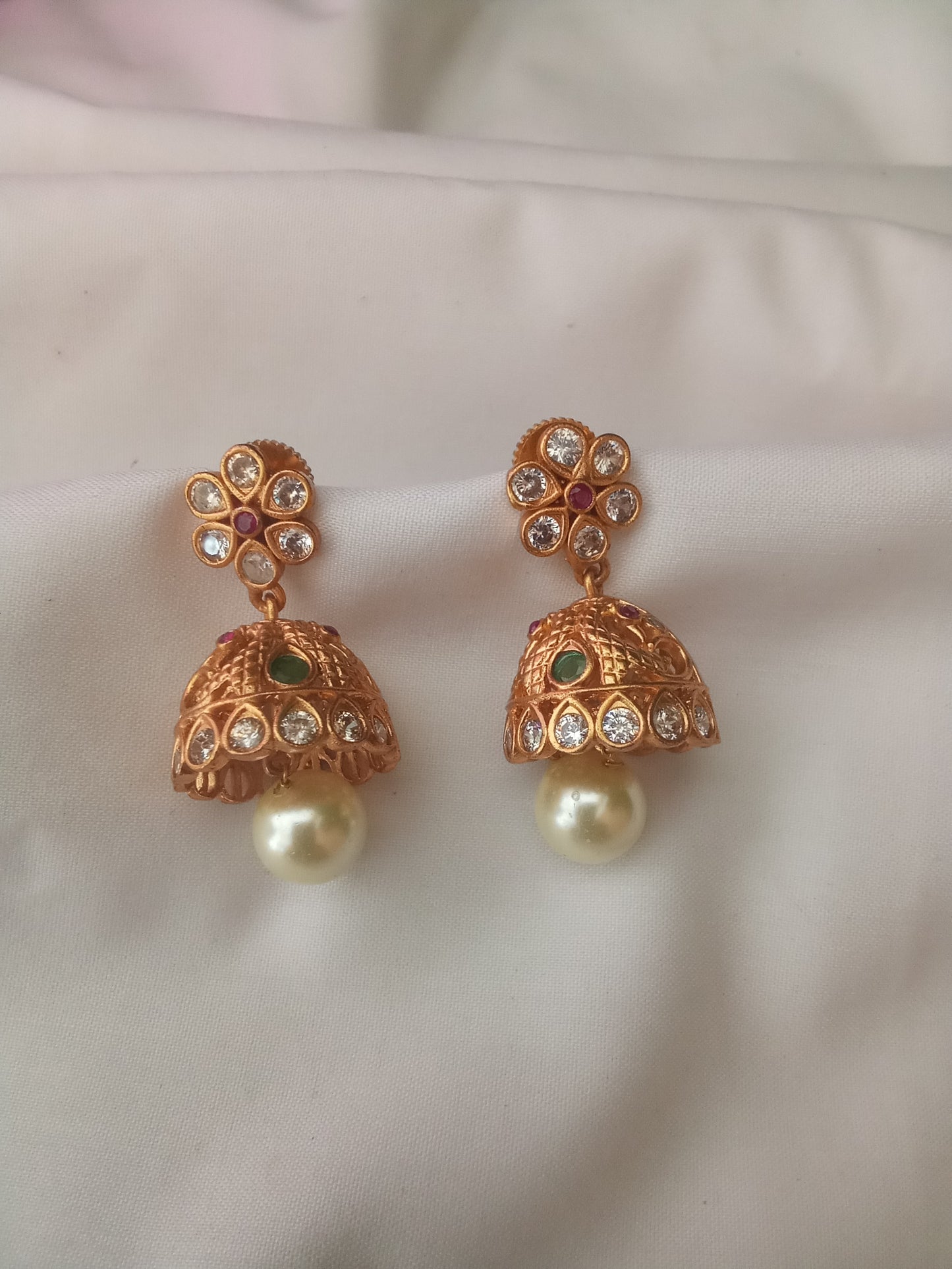 EARING-SHER281
