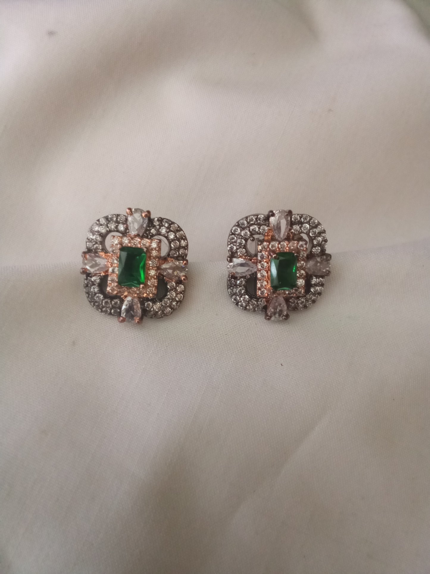 EARING-SHST110