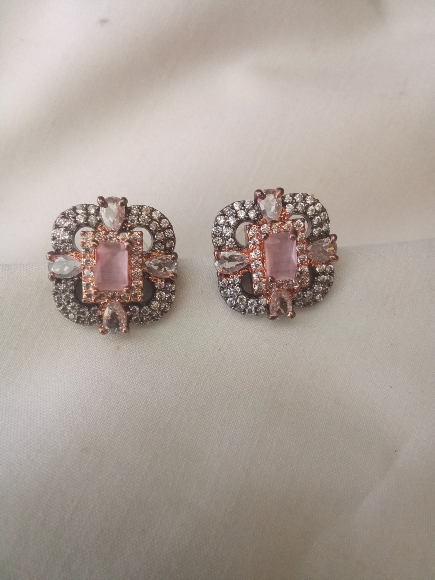 EARING-SHST108