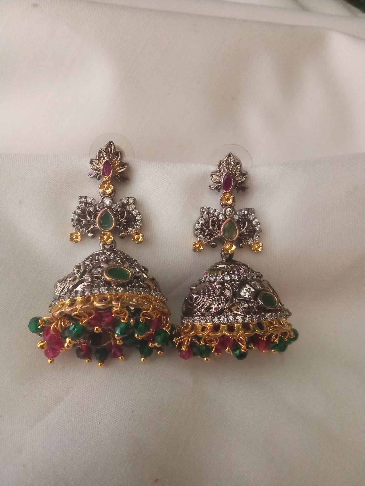 EARING-SHER258