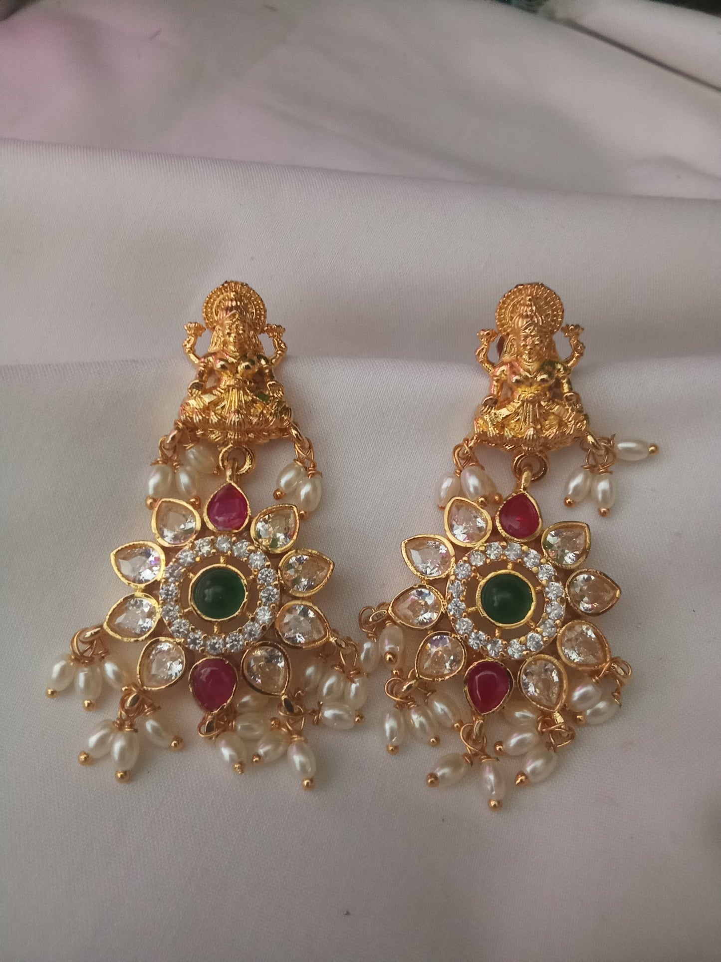 EARING-SHER215