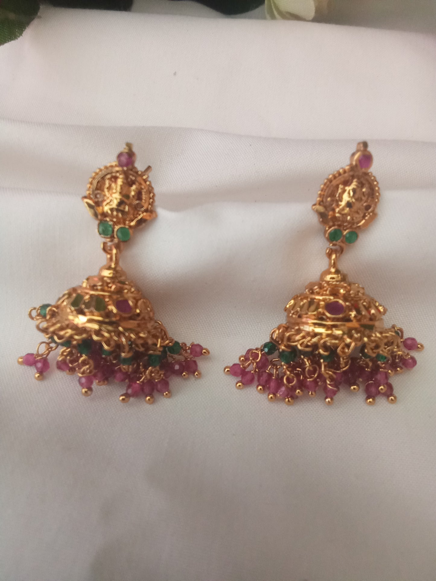 EARING-SHER81