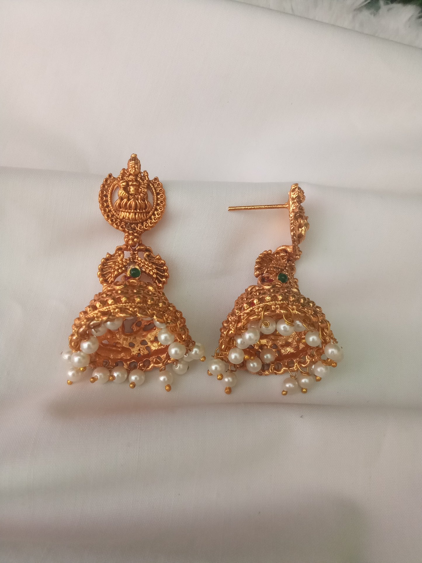 EARING-SHER24