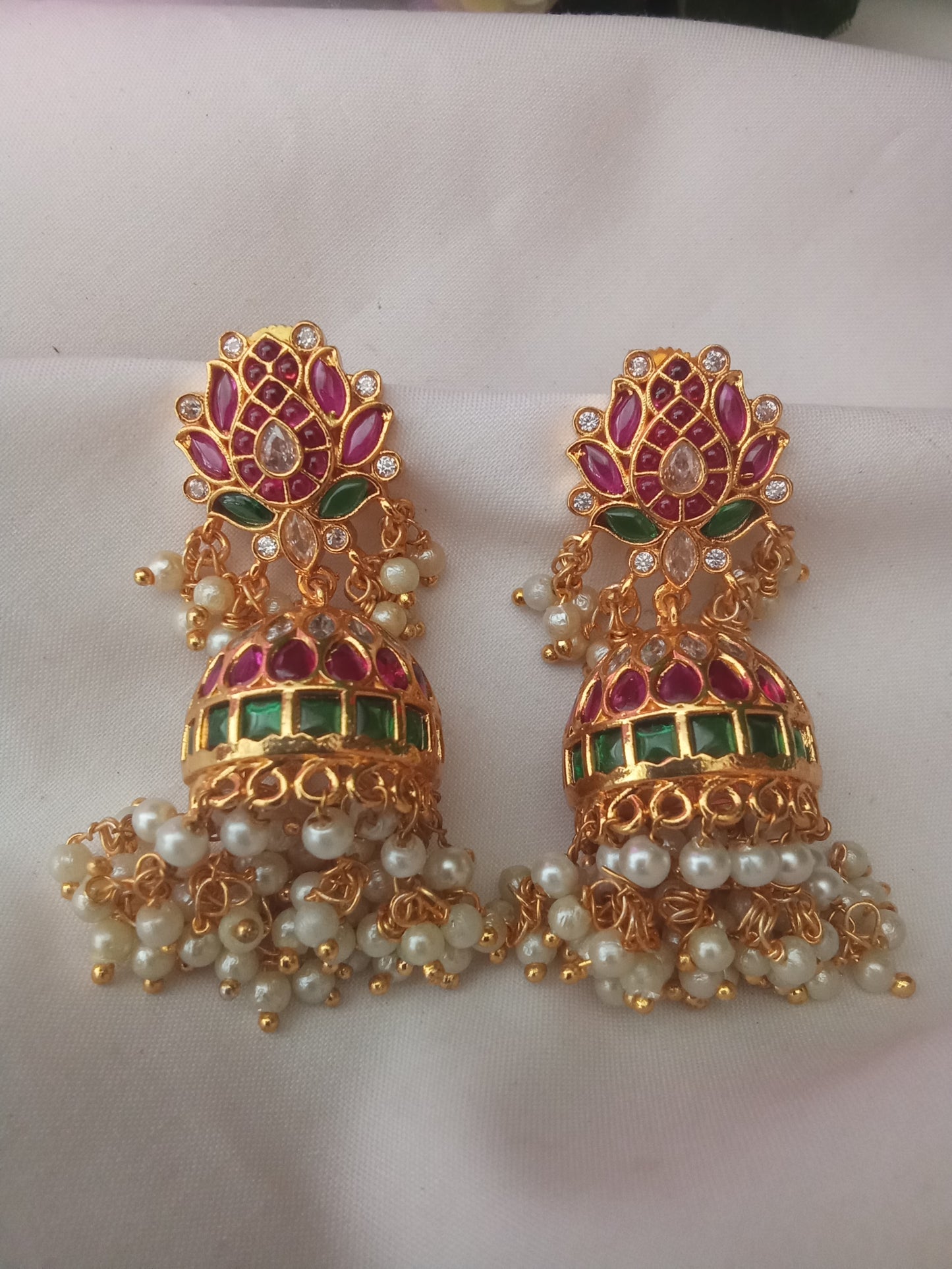 EARING-SHER37
