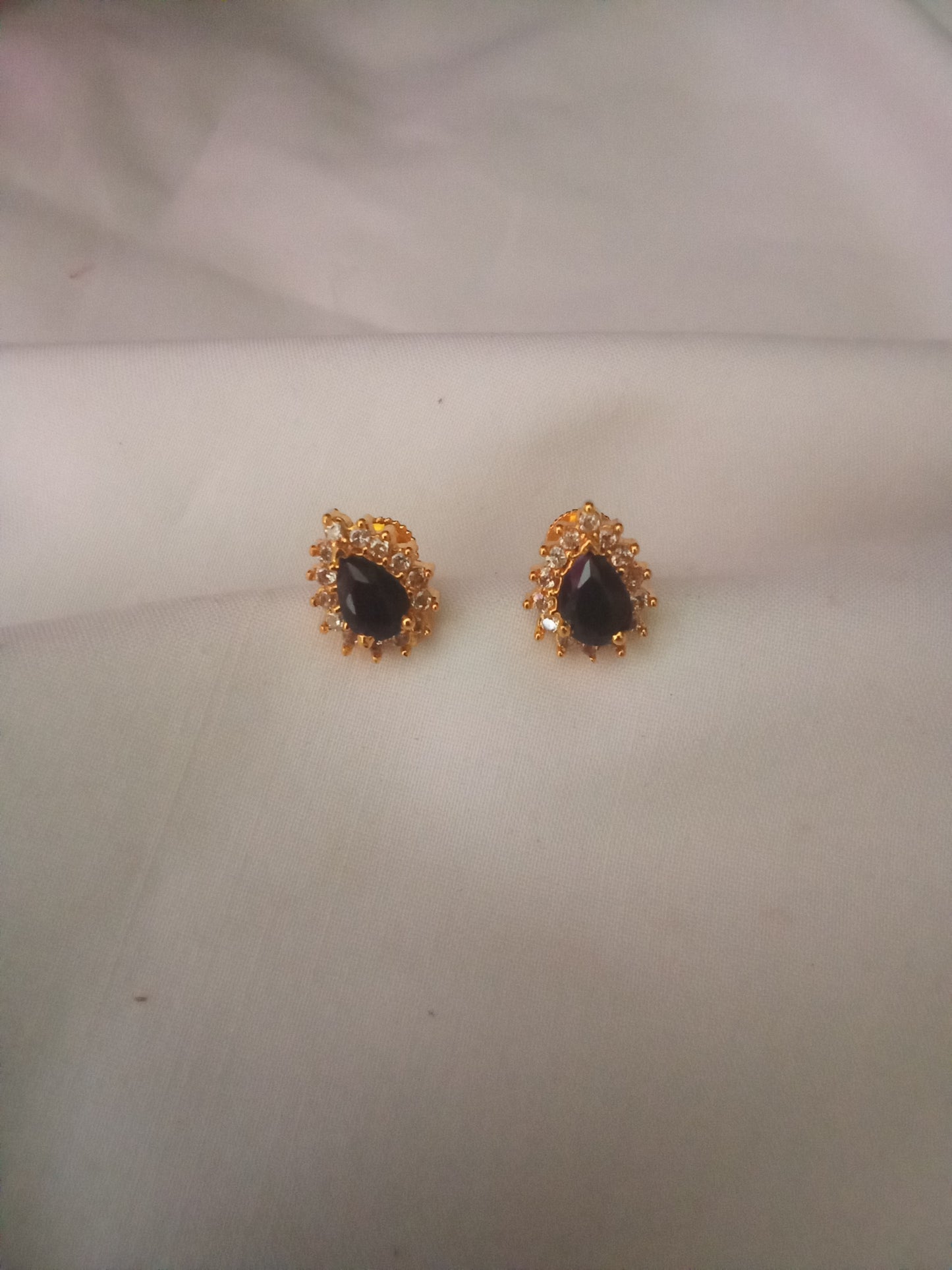 EARING-SHST33