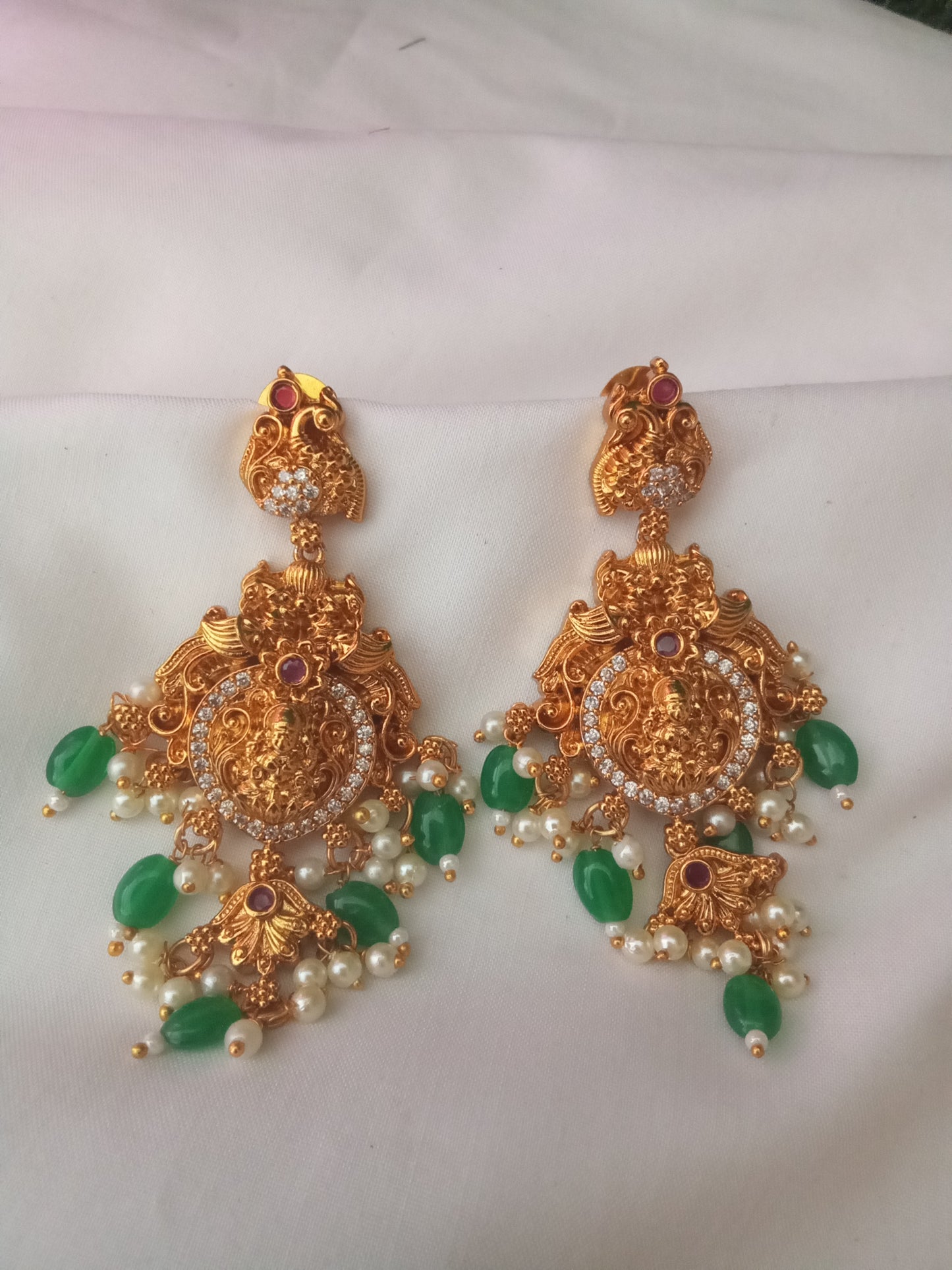 EARING-SHER195