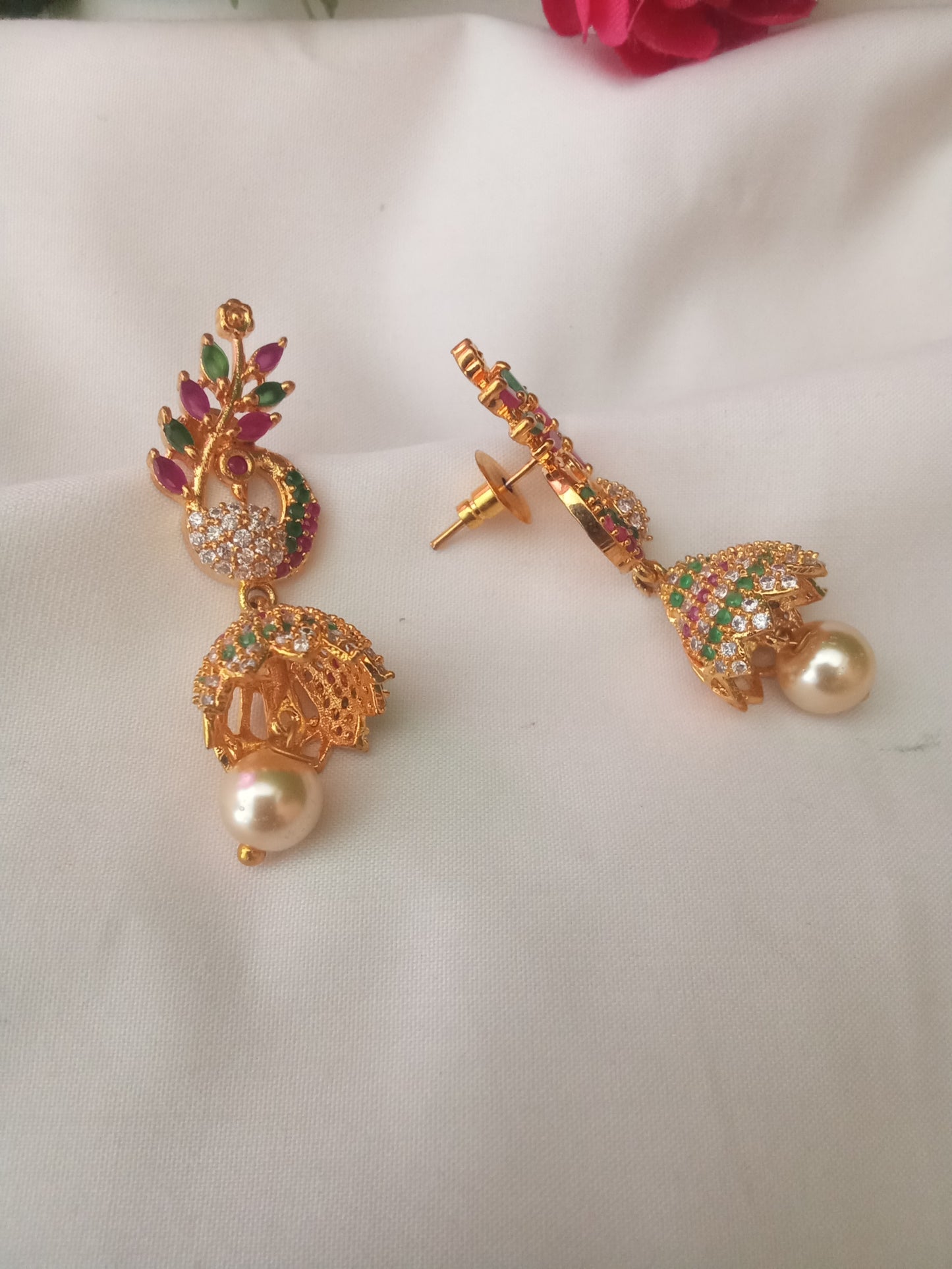 EARING-SHER284