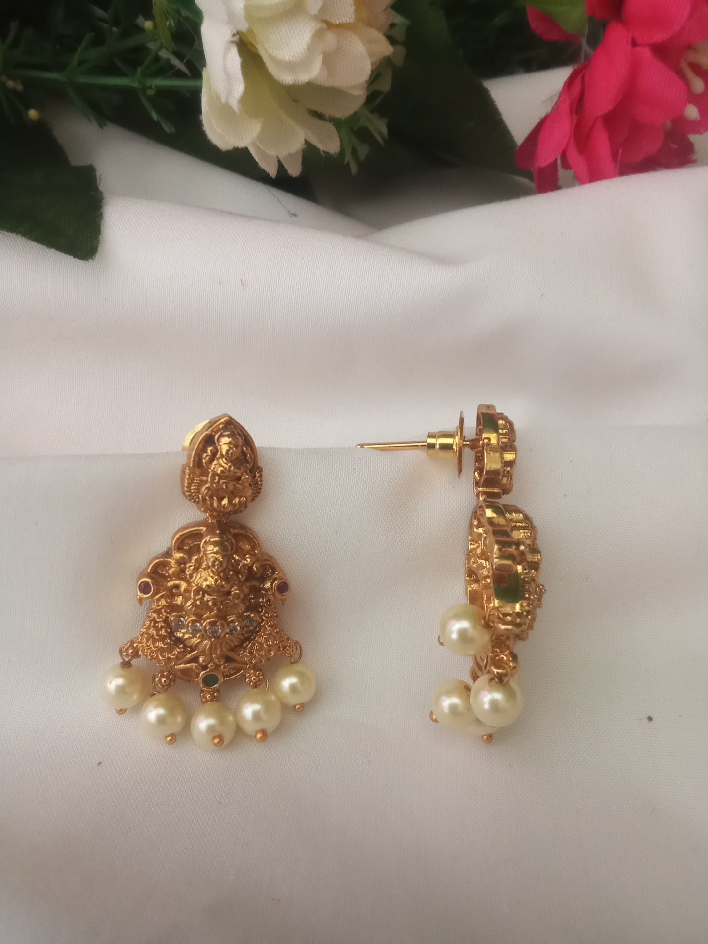 EARING-SHER84