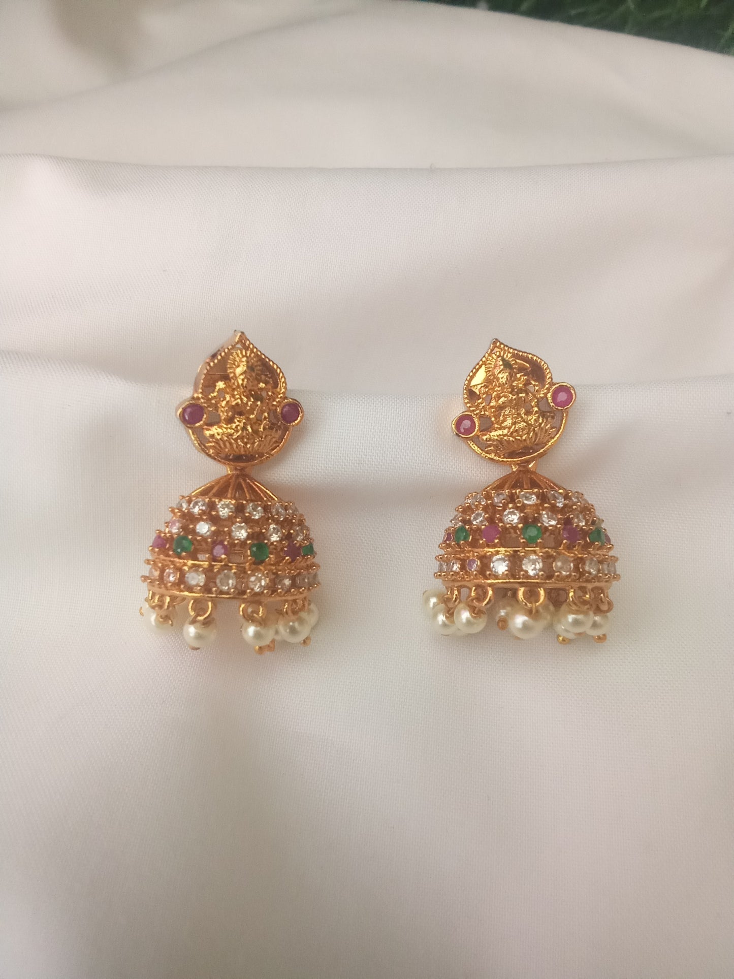 EARING-SHER90