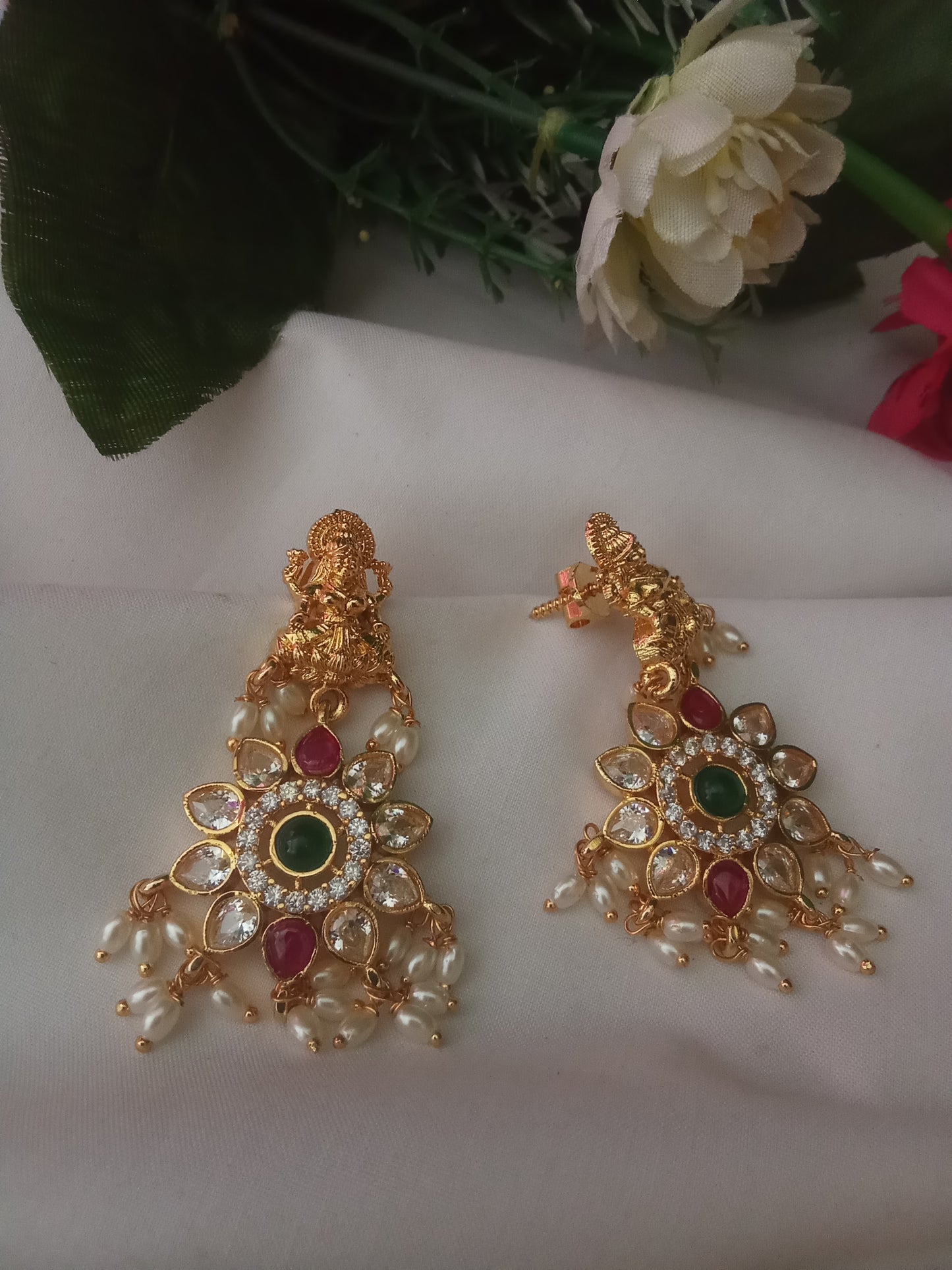 EARING-SHER215