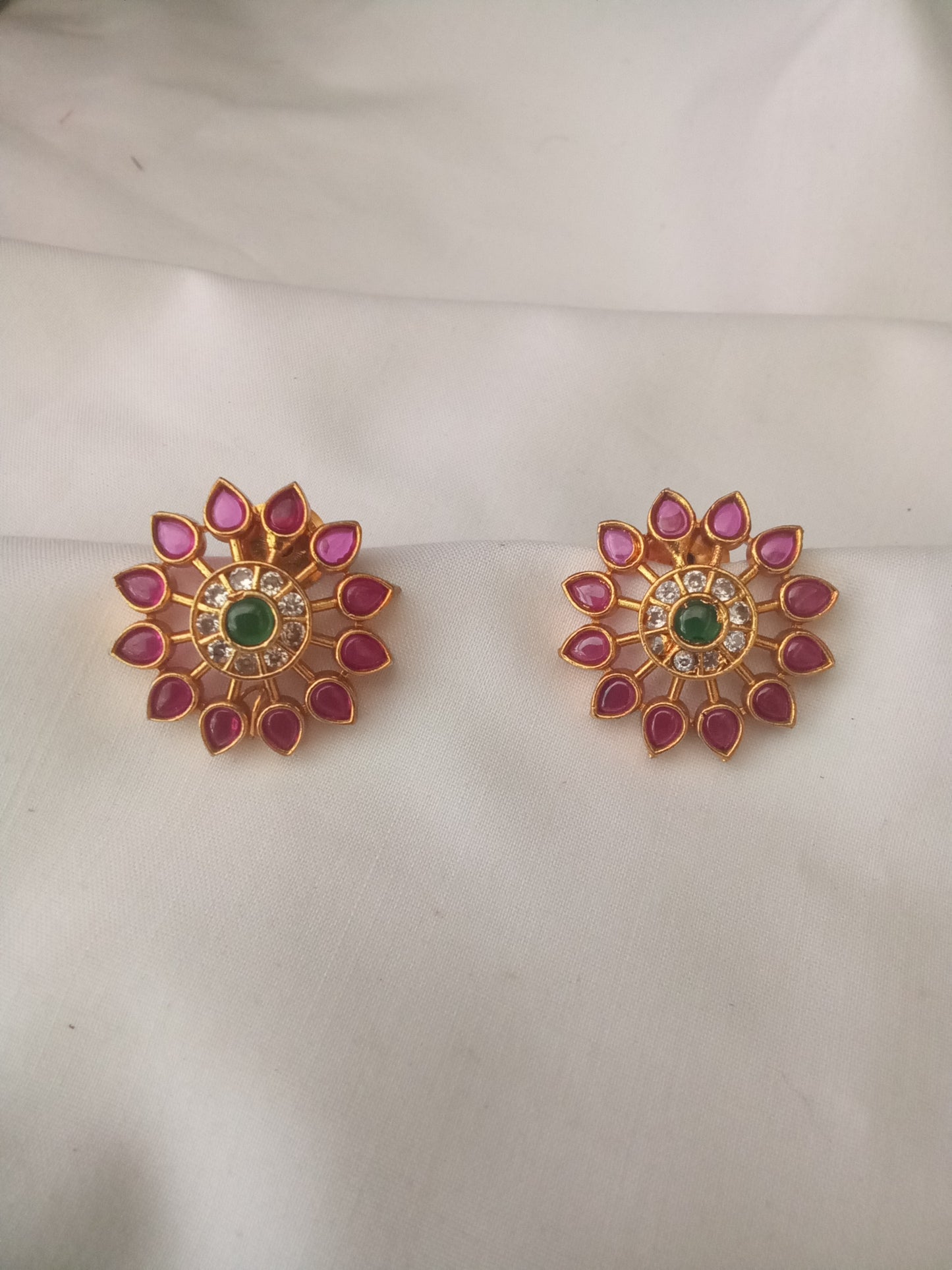 EARING-SHST19