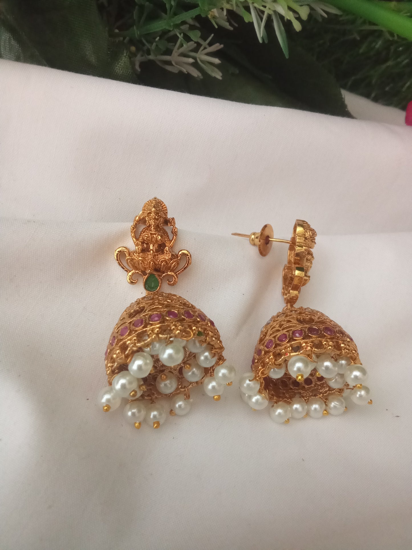 EARING-SHER17