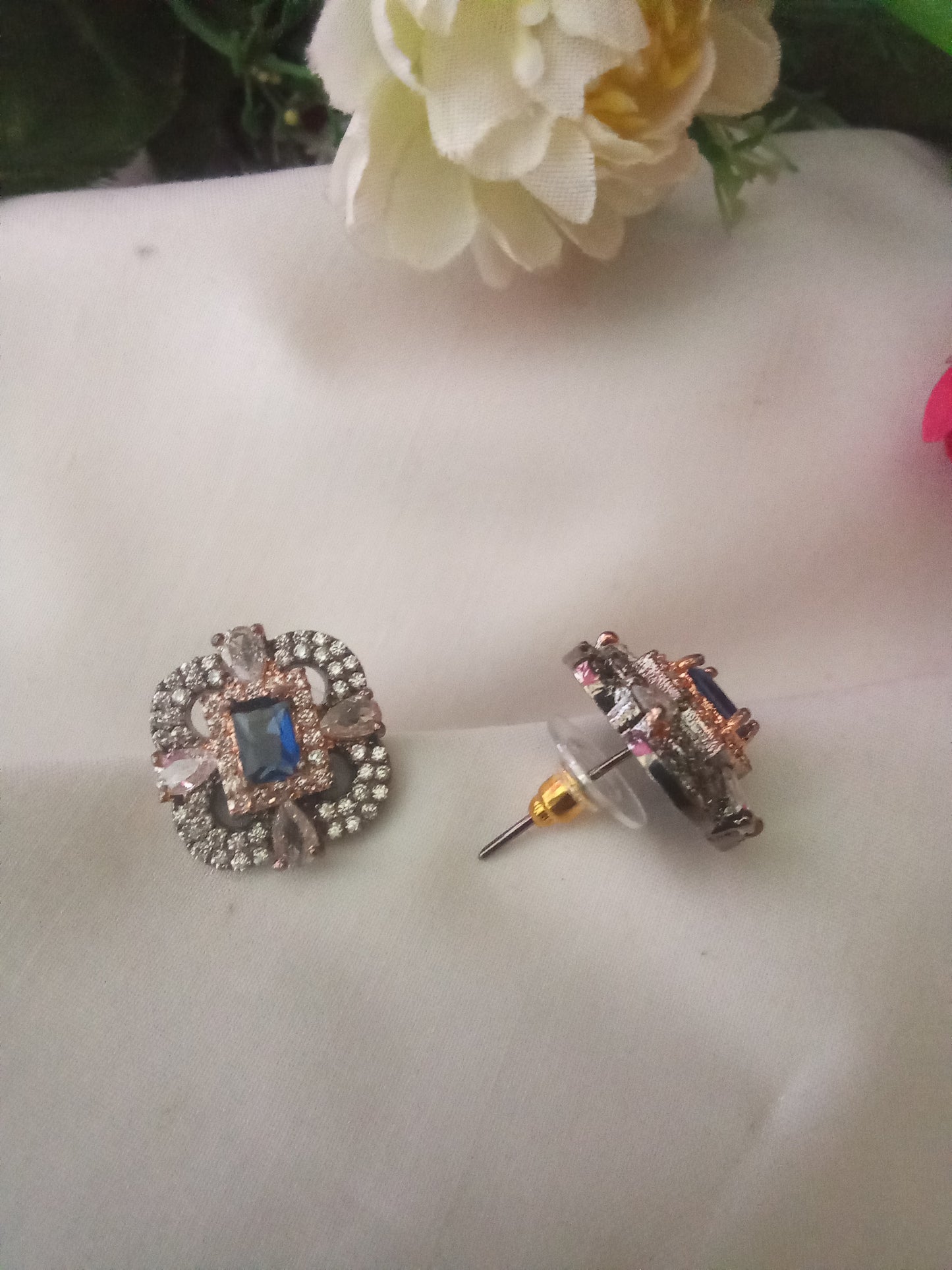 EARING-SHST111
