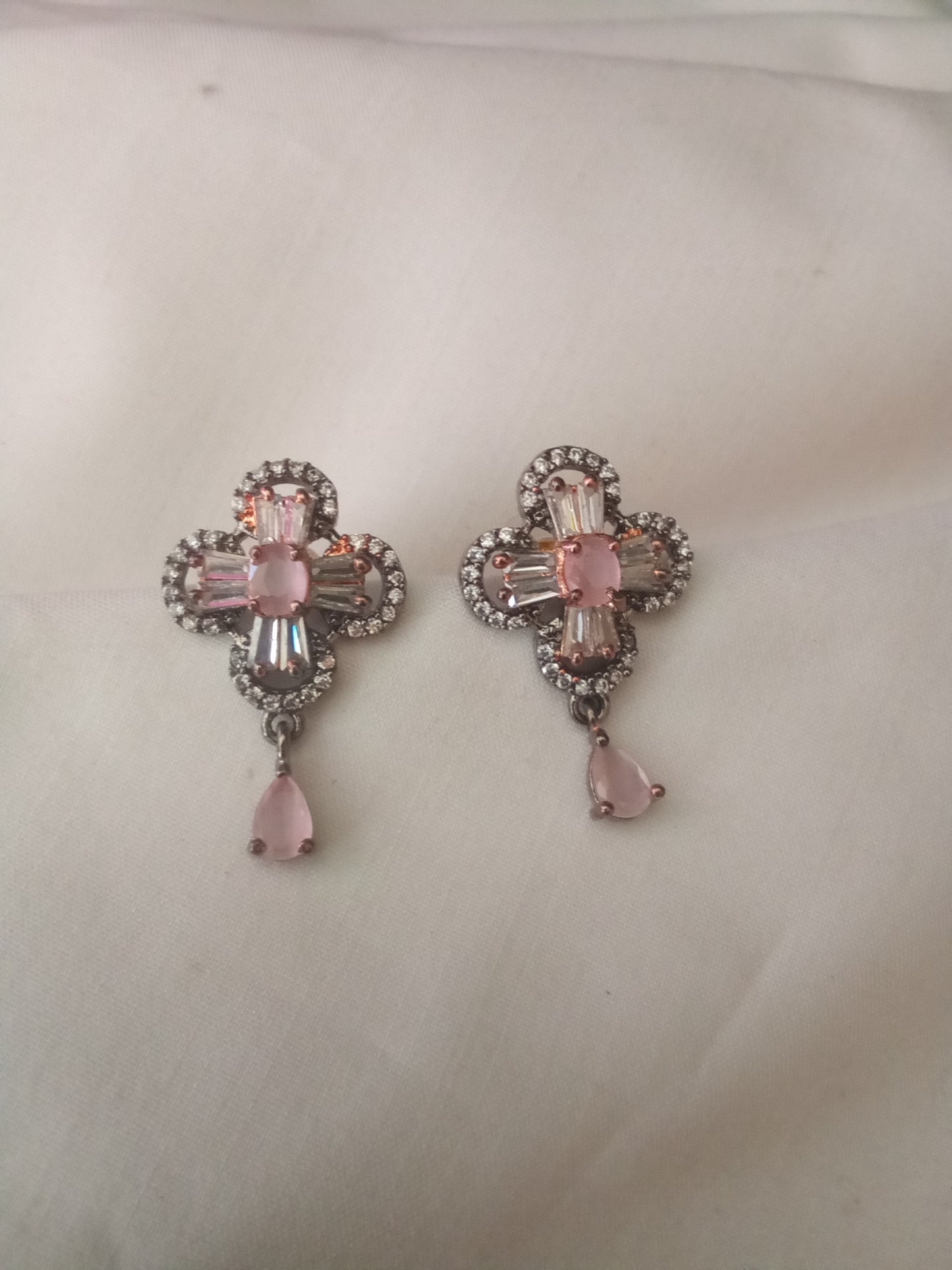 EARING-SHST101