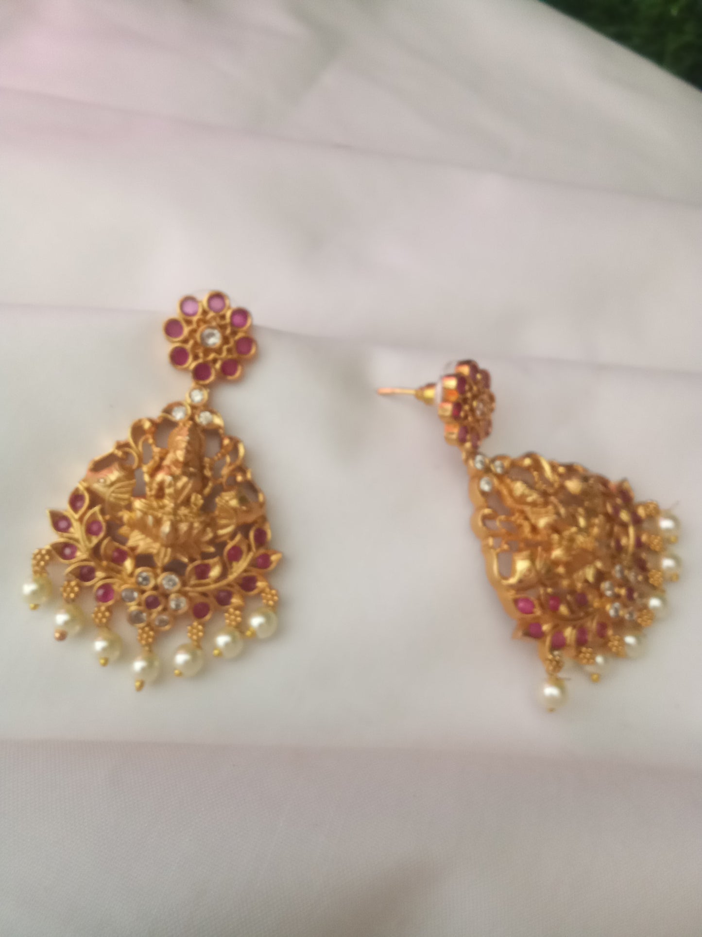 EARING-SHER197