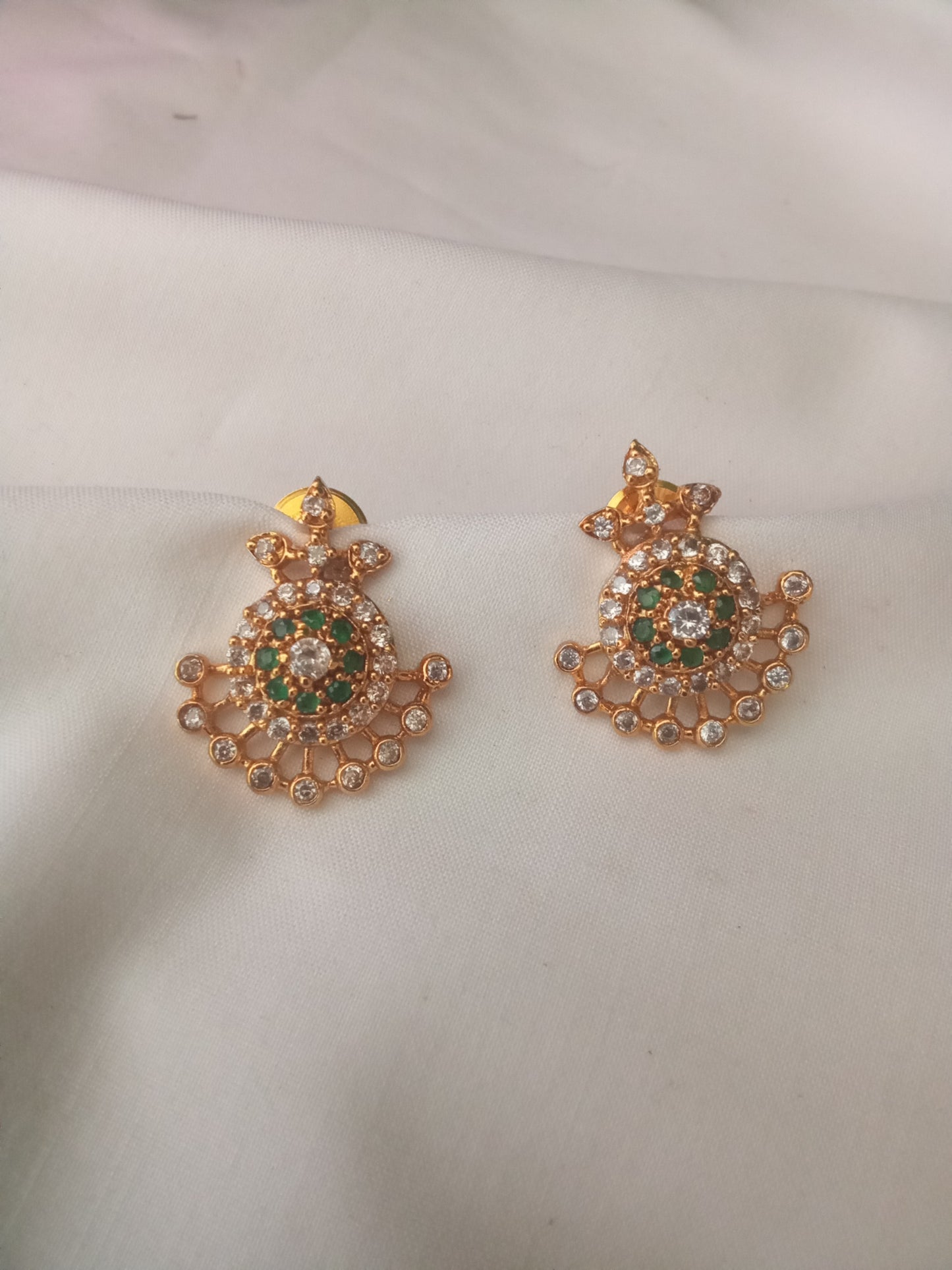 EARING-SHST01