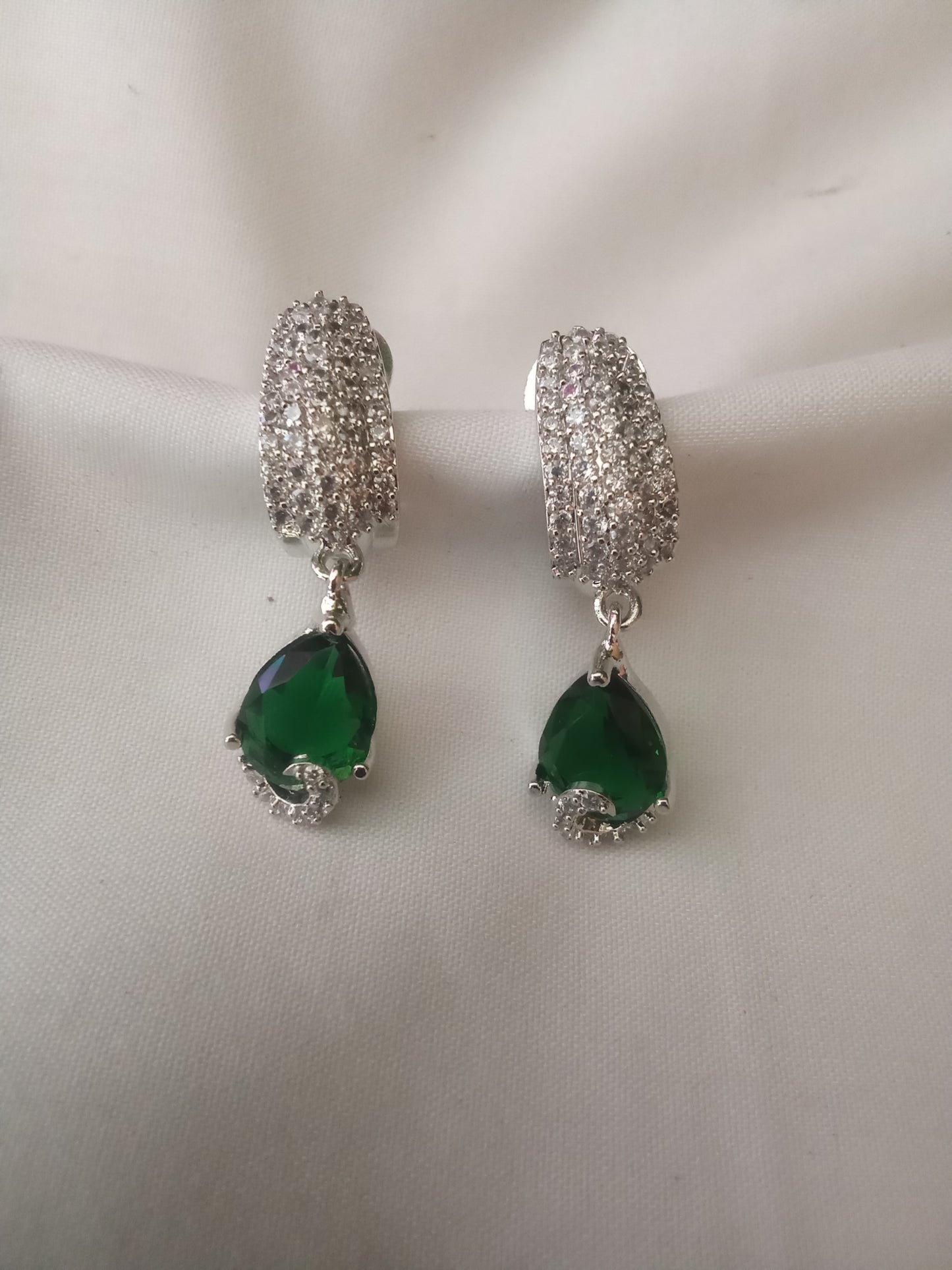 EARING-SHER261