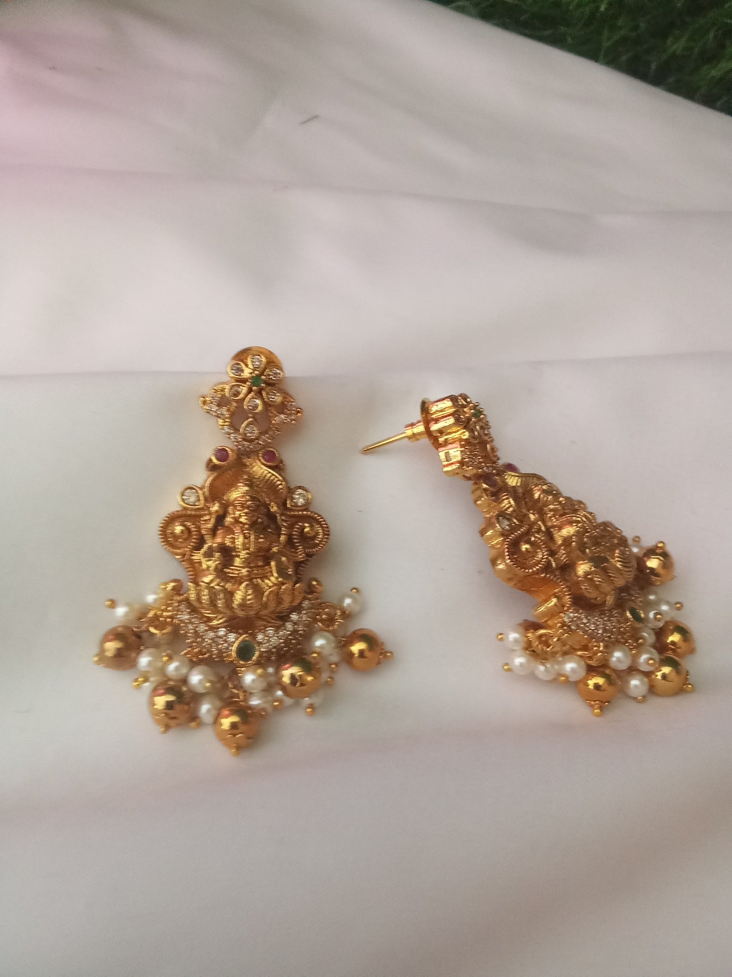 EARING-SHER194