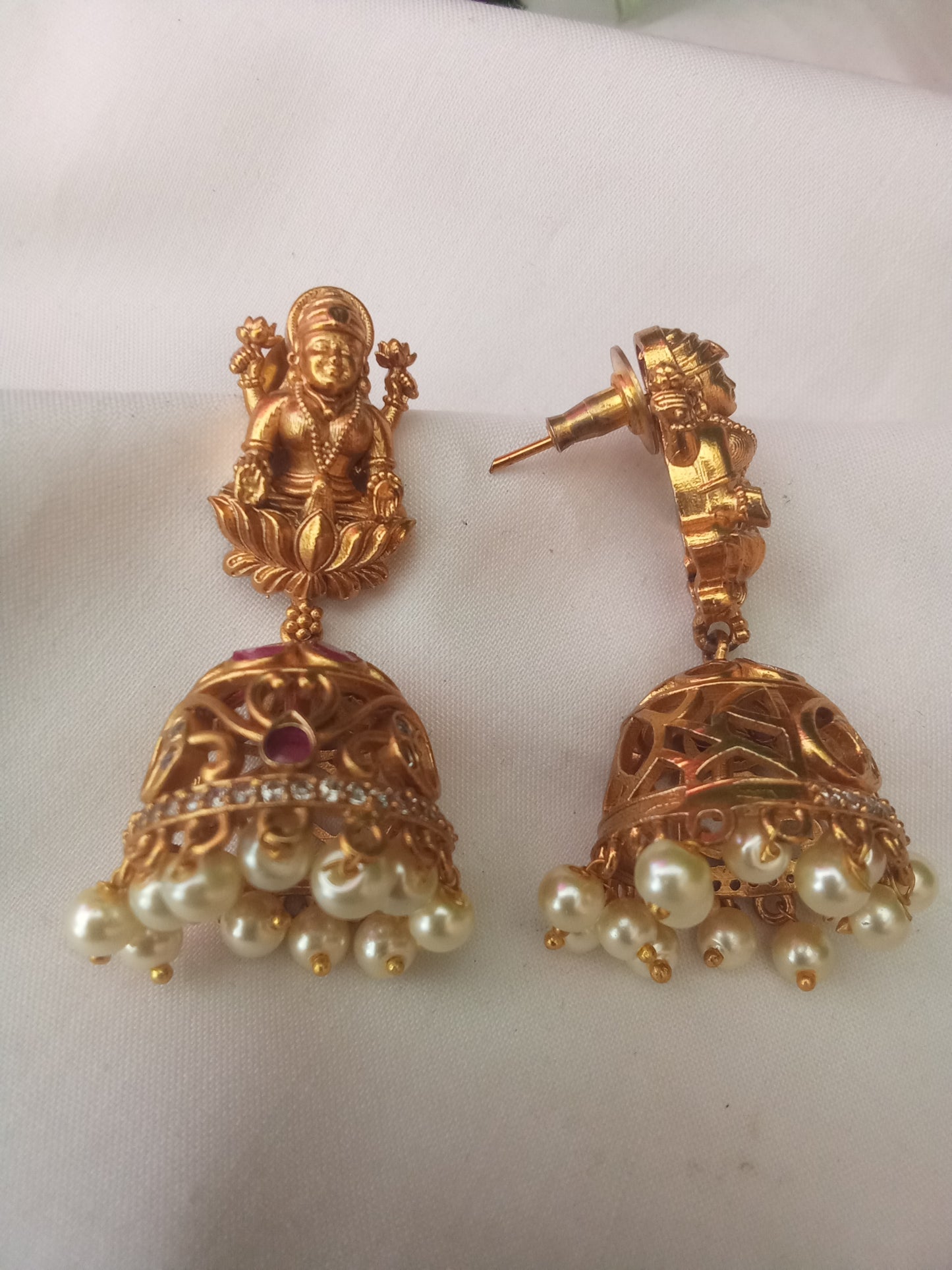 EARING-SHER51