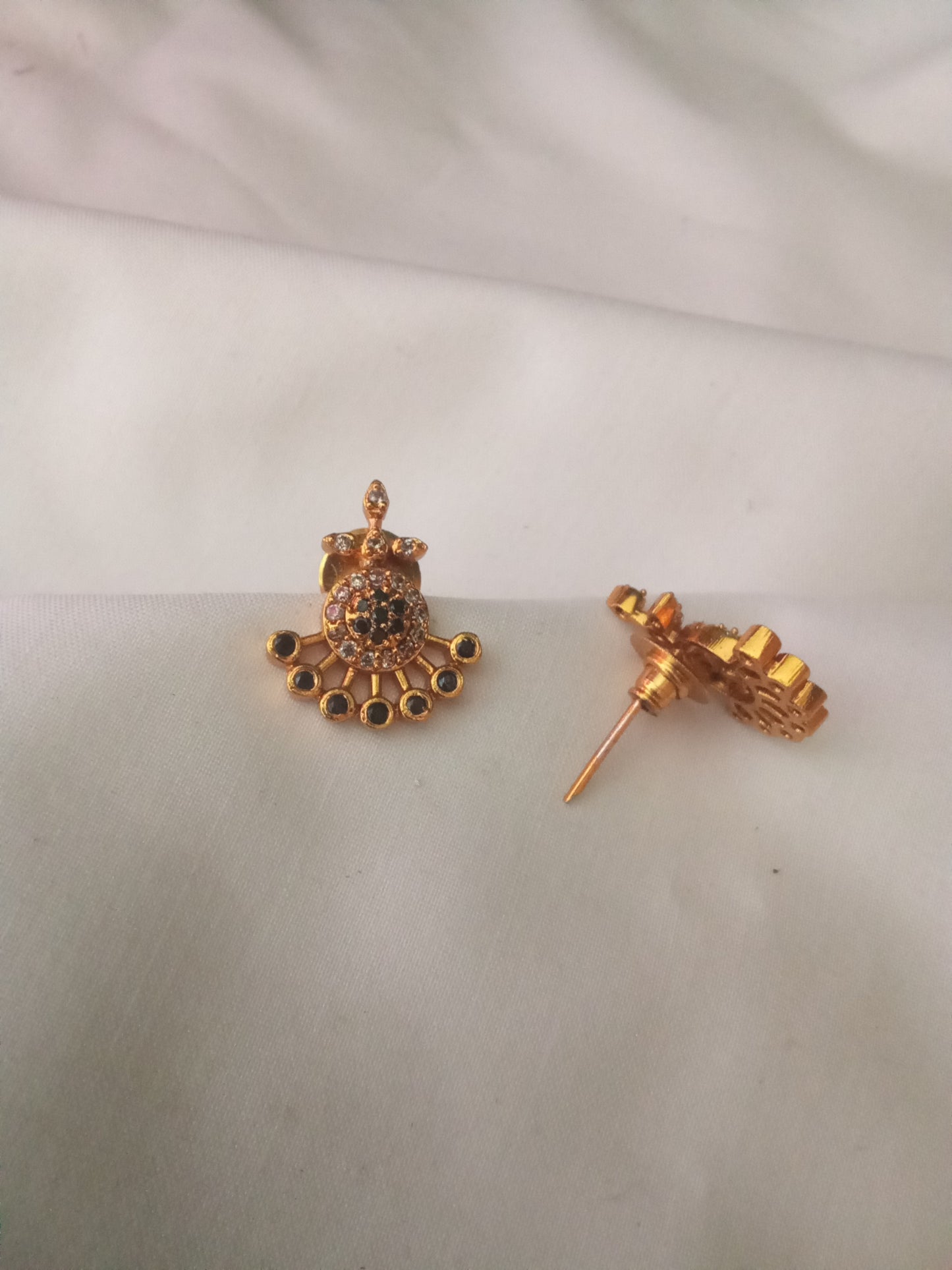 EARING-SHST14
