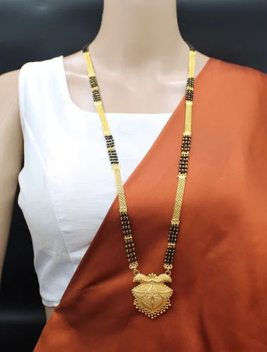 LONG BLACK BEADS