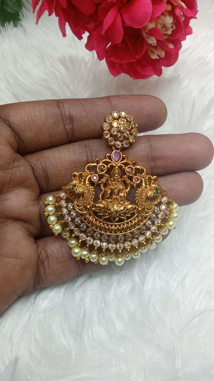 PENDANT-LOCKETS COLLECTION