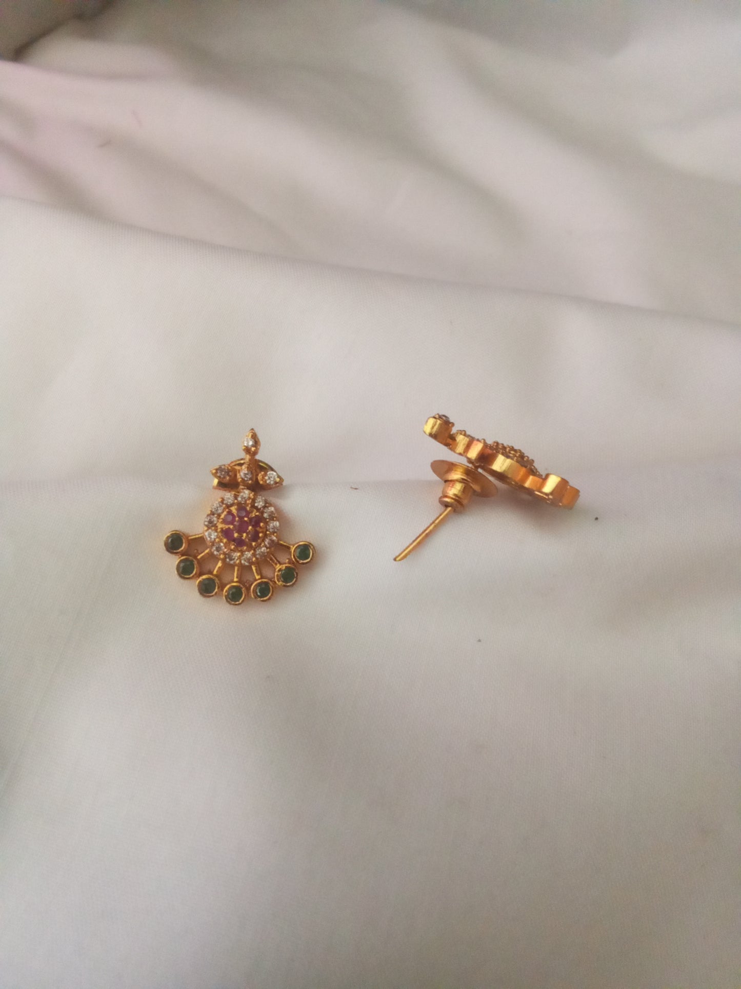 EARING-SHST15