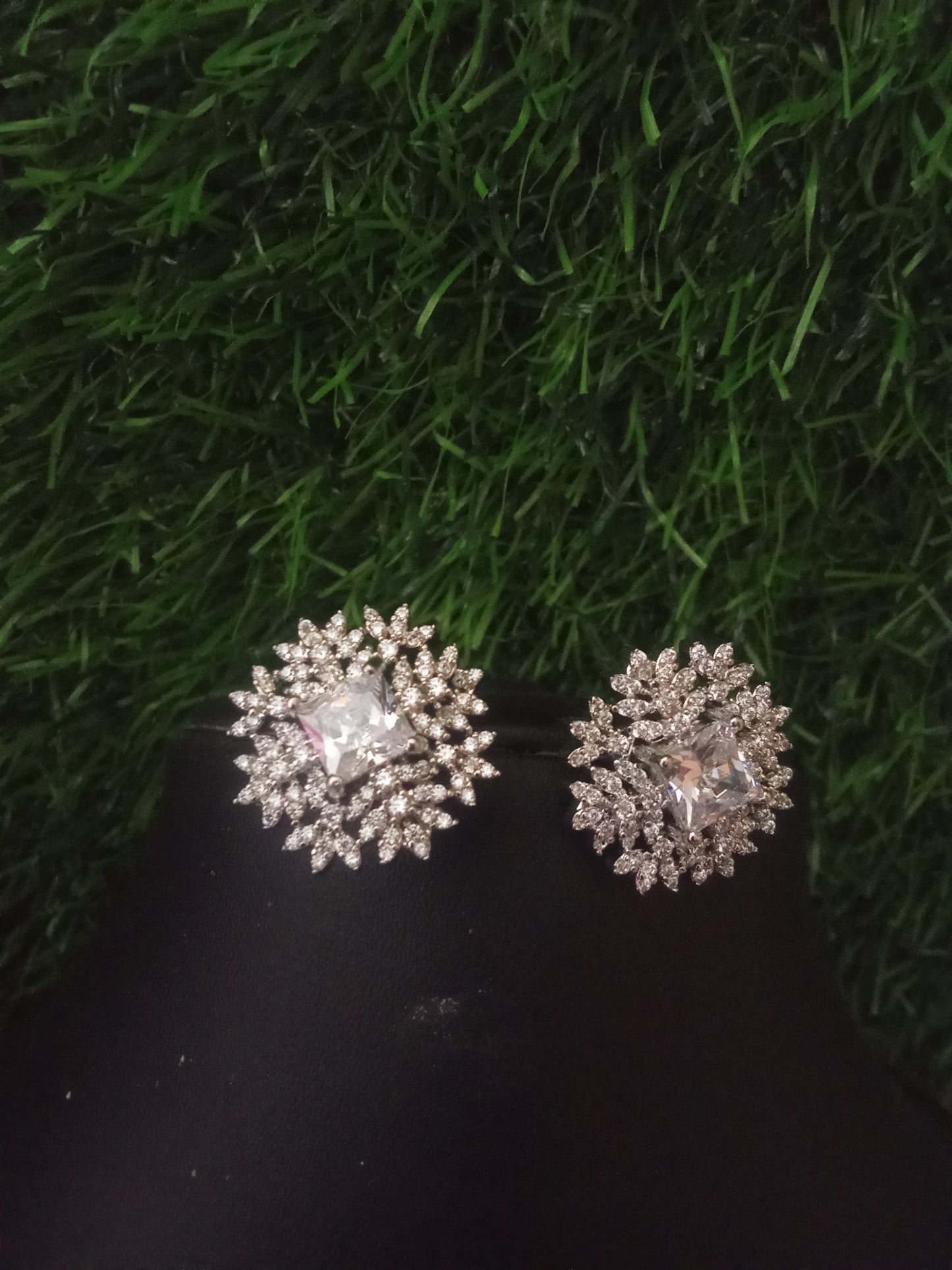 EARING-SHST85