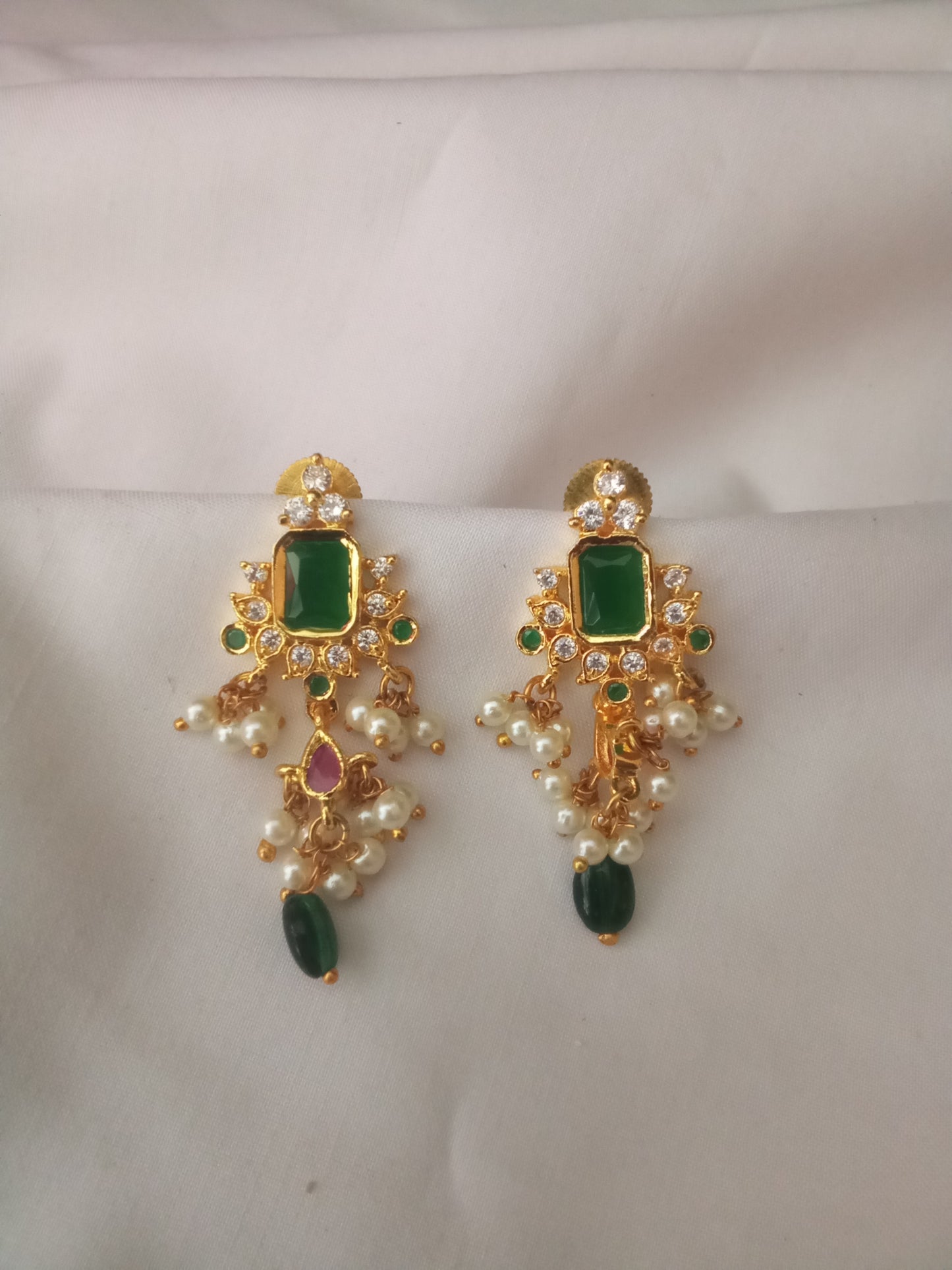 EARING-SHER239