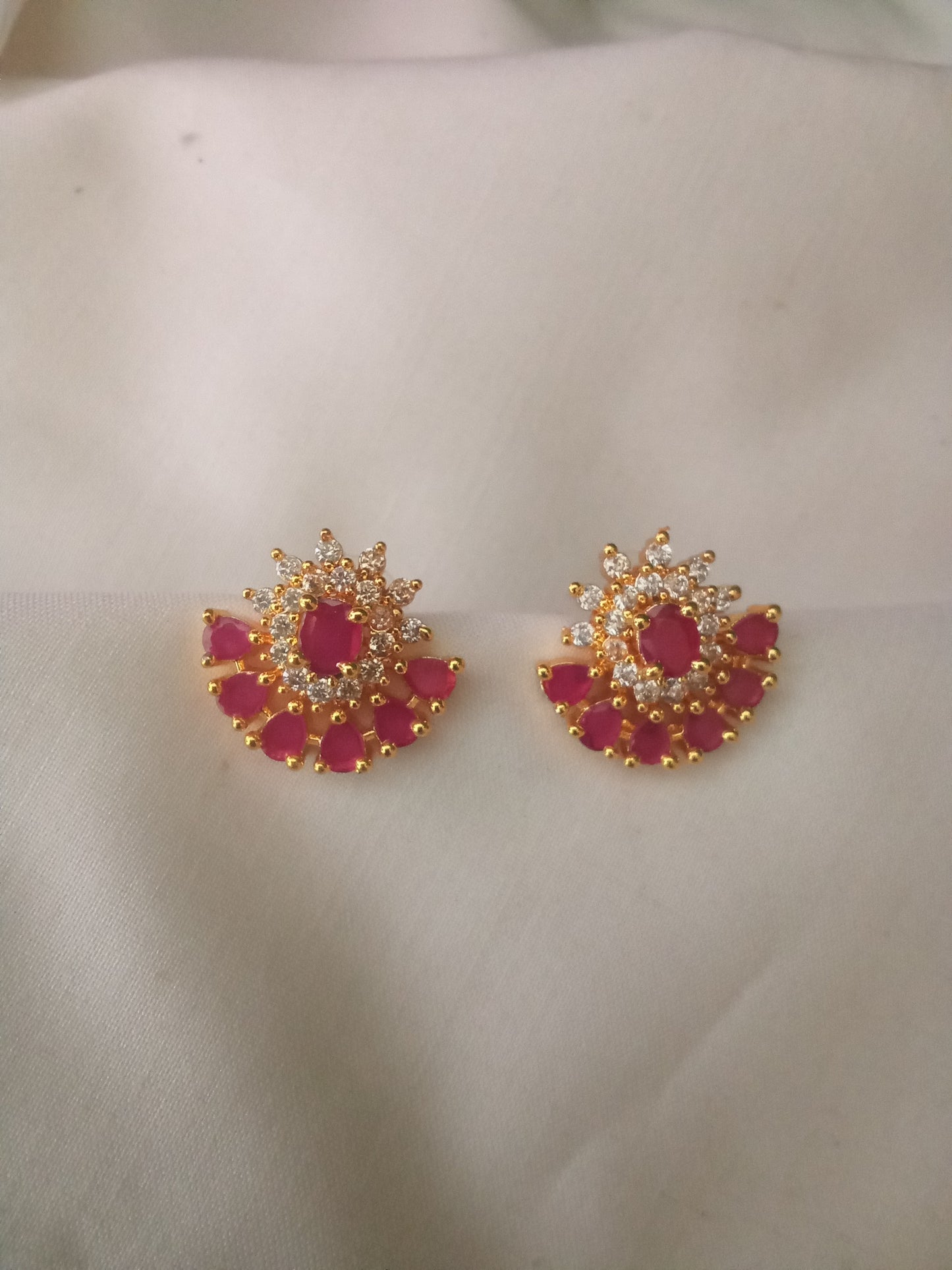 EARING-SHST83