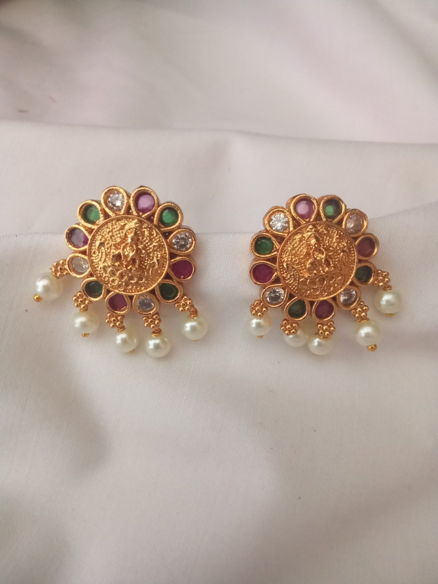 EARING-SHST11